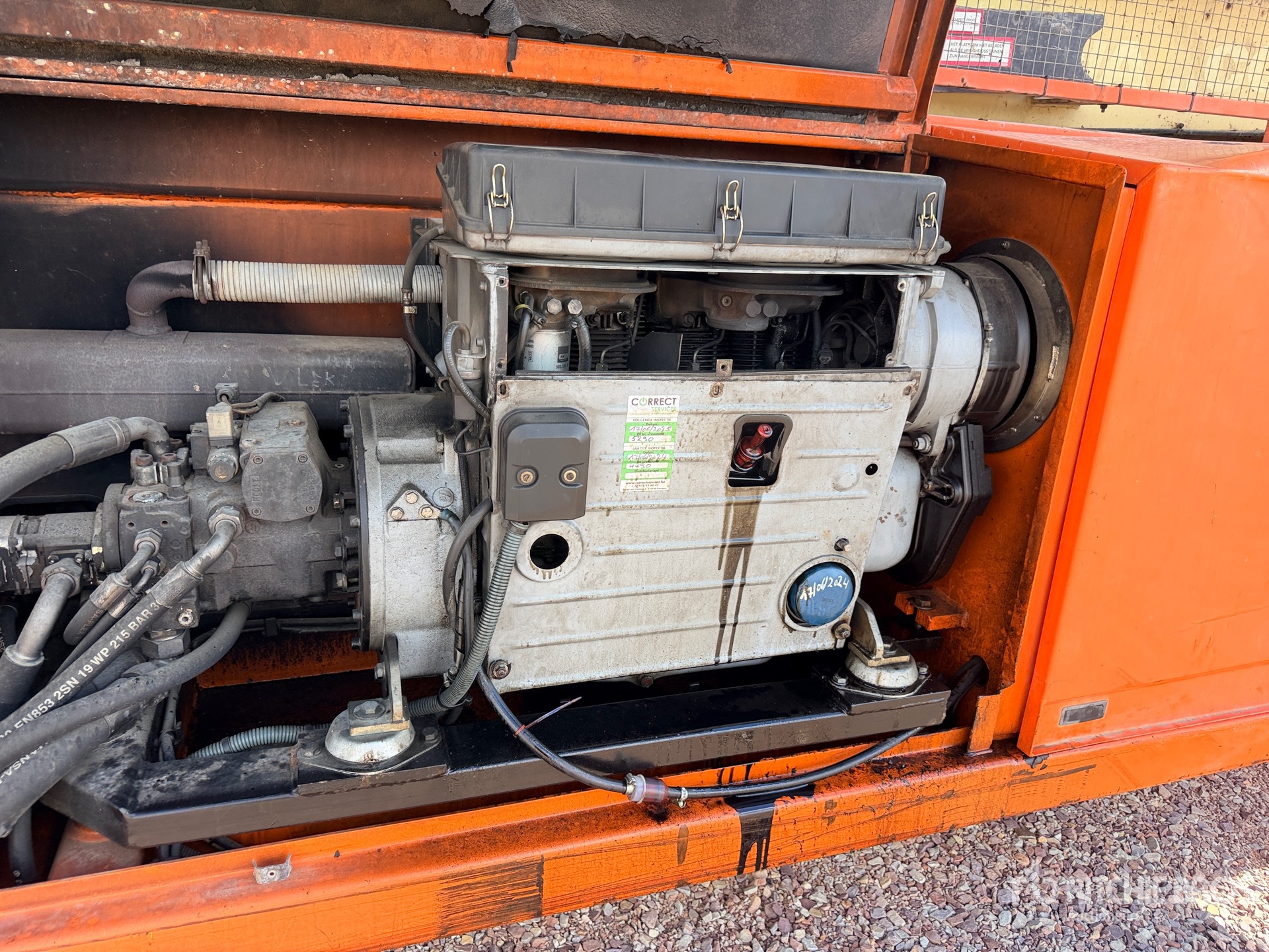 2014 Holland Lift M-250DL27