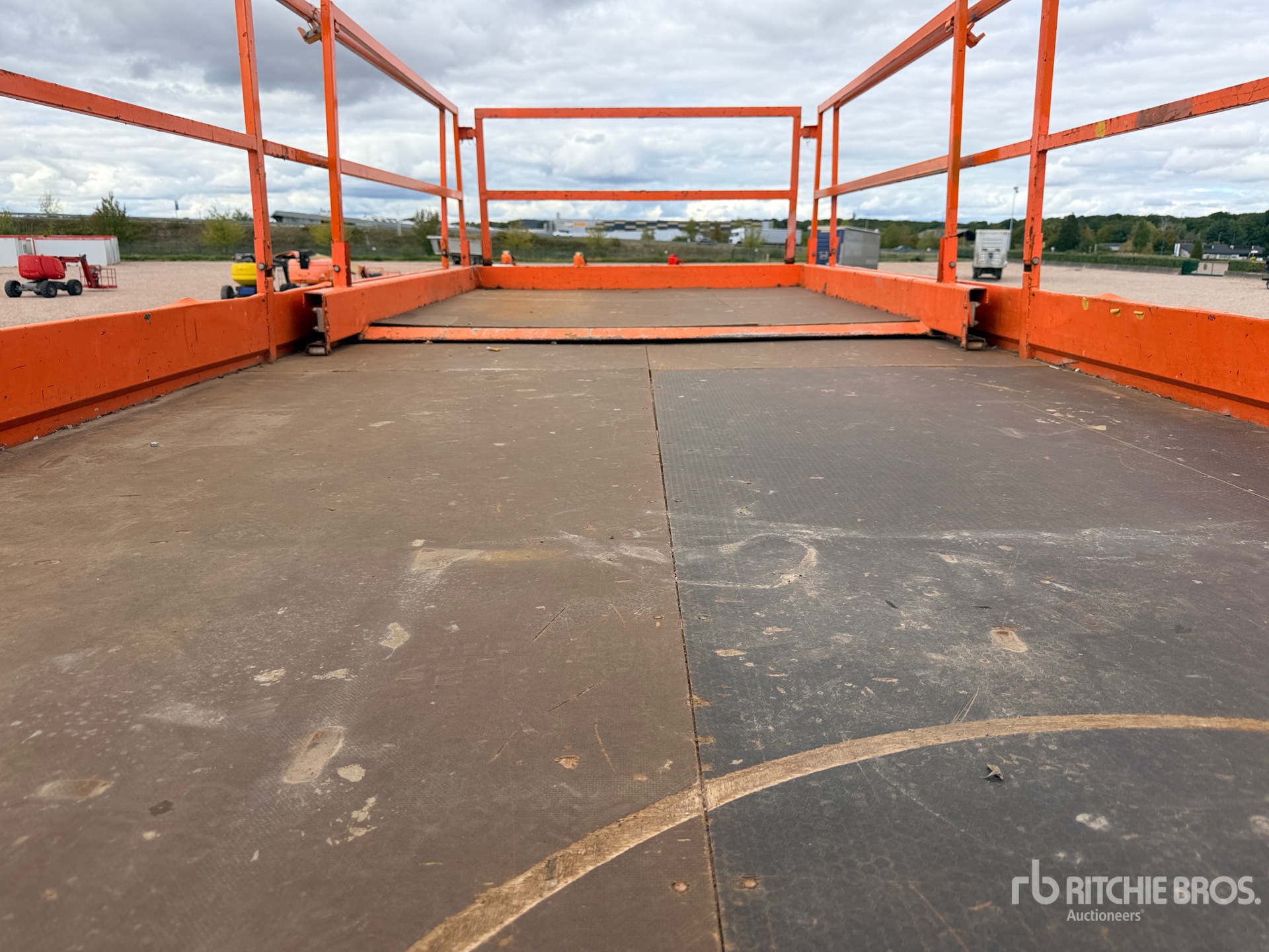 2014 Holland Lift M-250DL27
