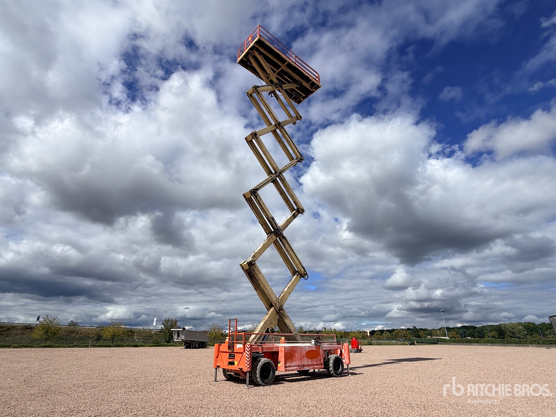2014 Holland Lift M-250DL27
