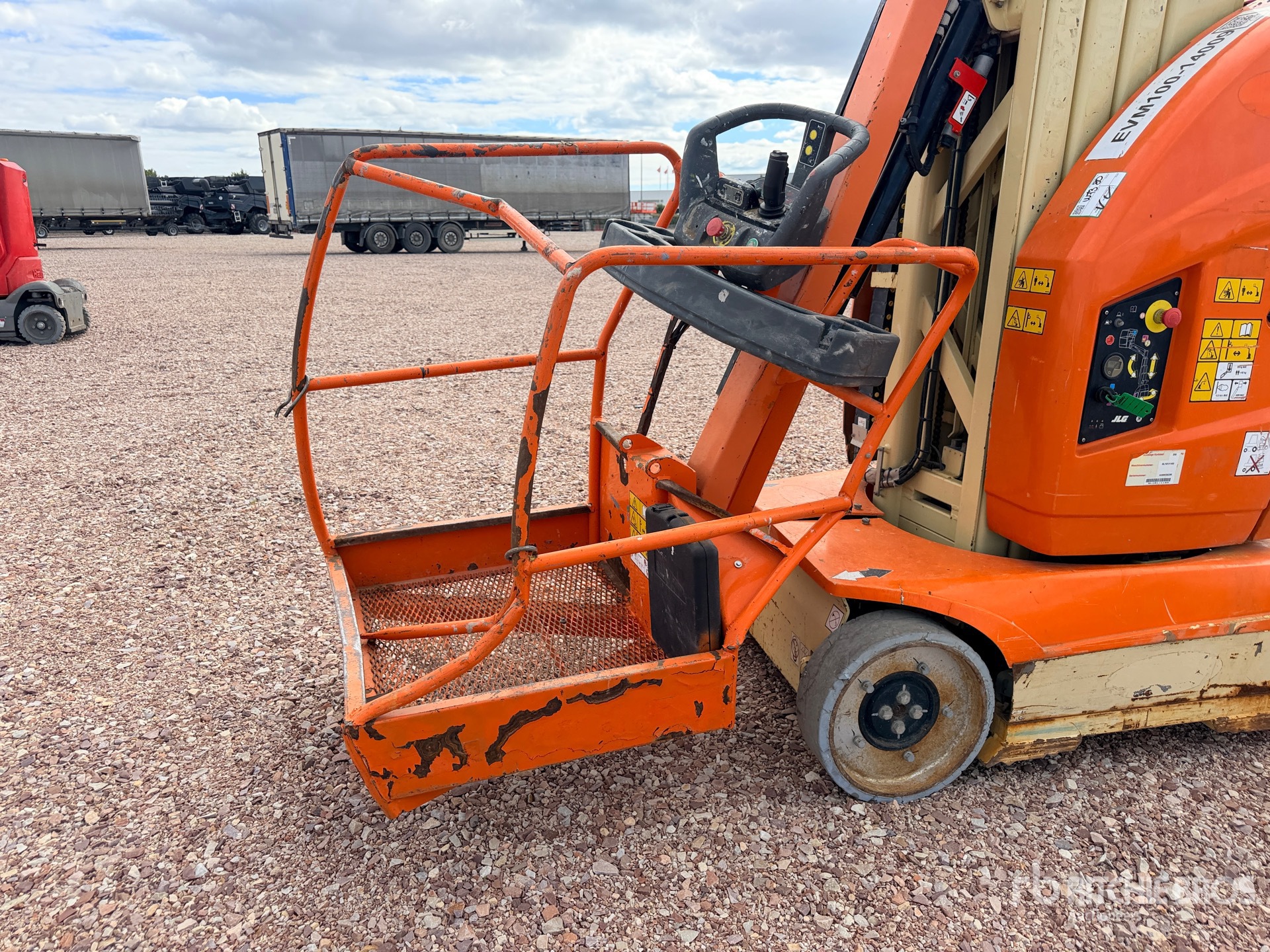2014 JLG TOUCAN 10E