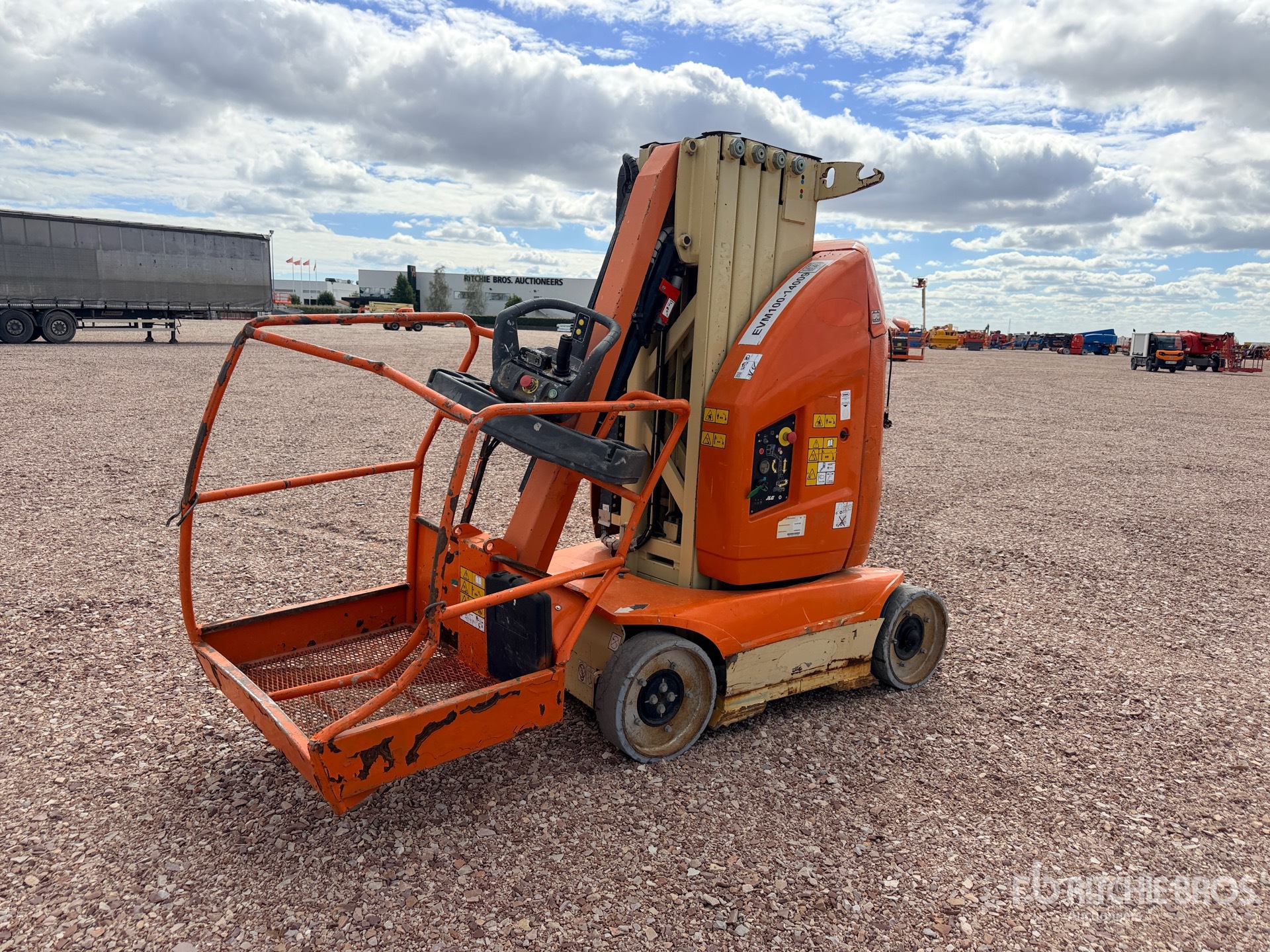 2014 JLG TOUCAN 10E