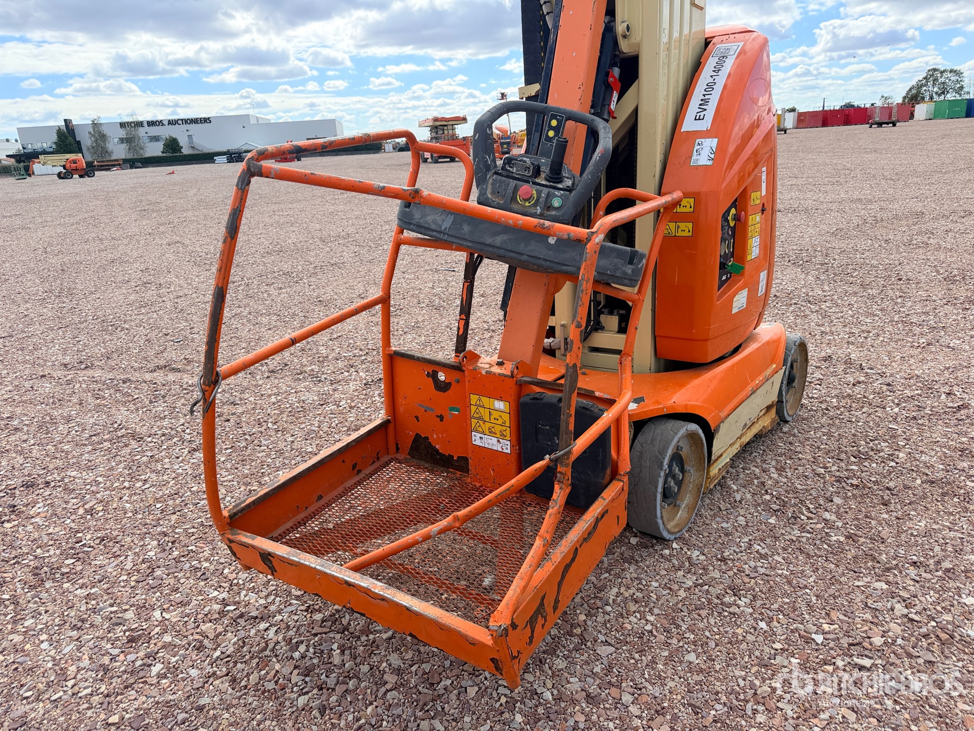 2014 JLG TOUCAN 10E