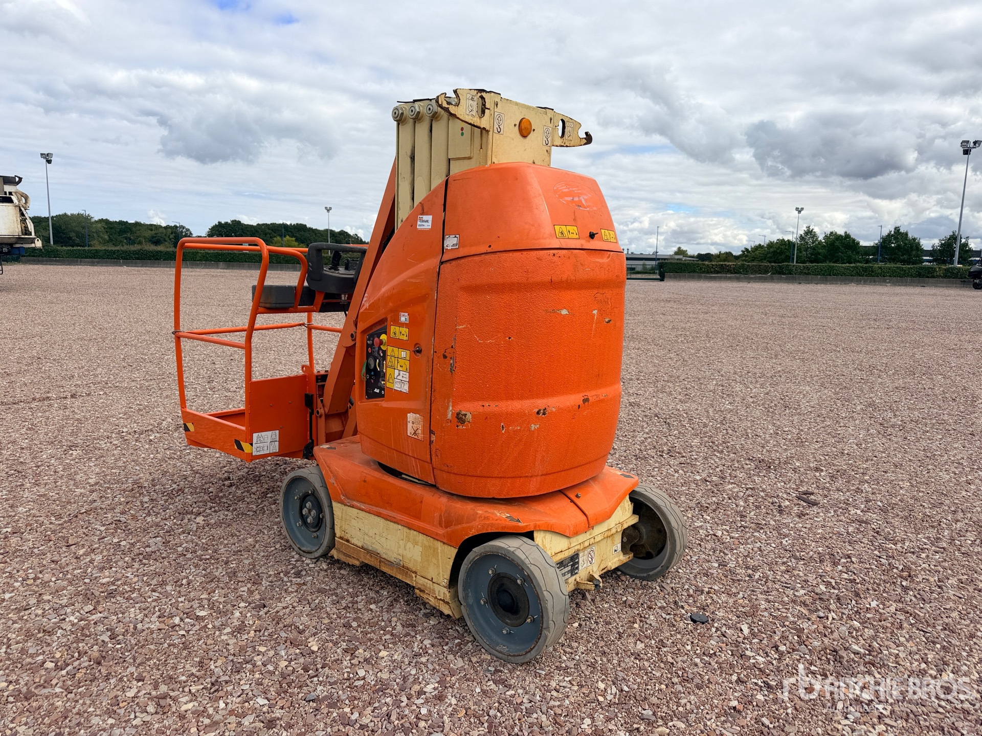 2014 JLG TOUCAN 10E