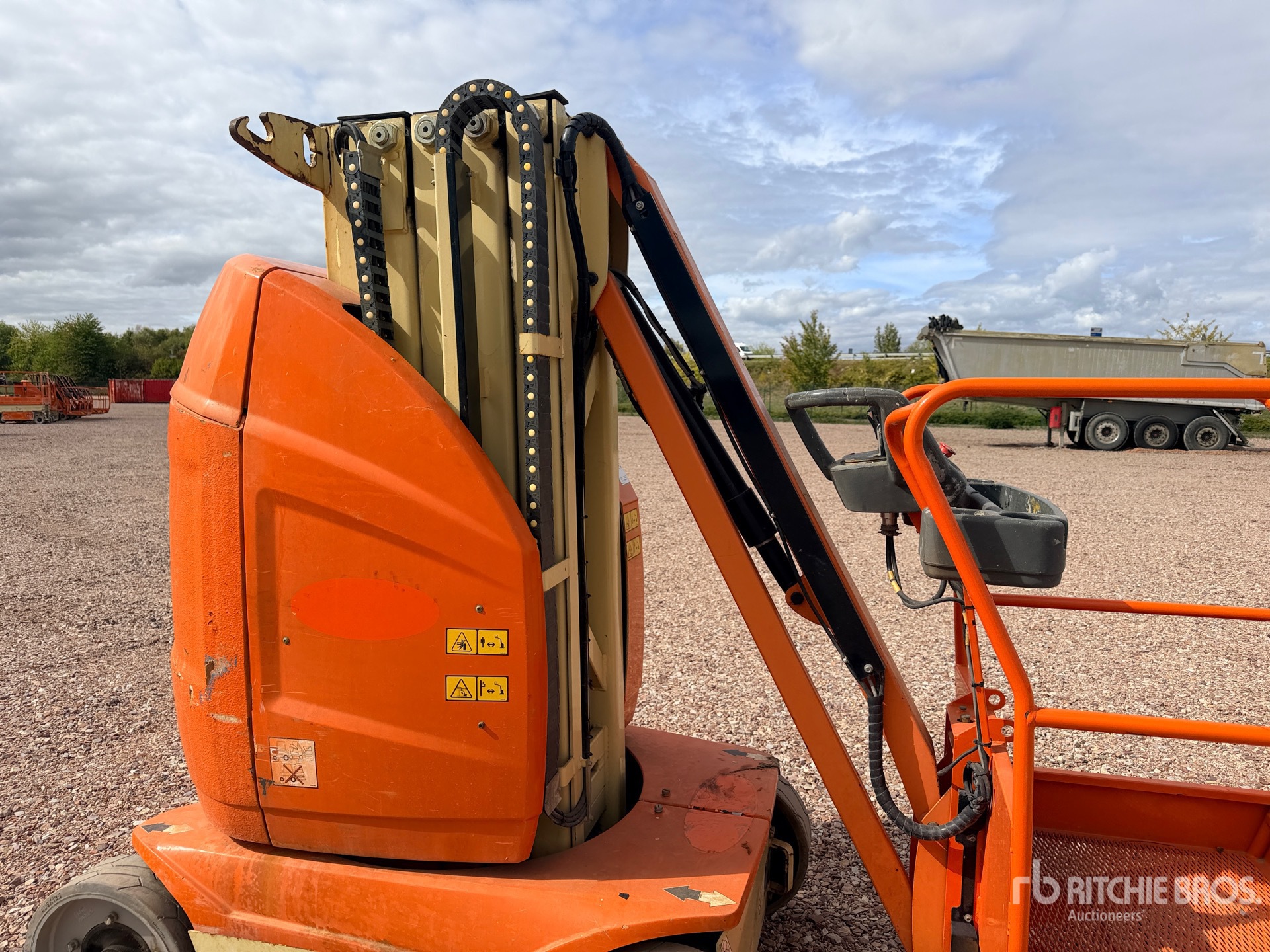 2014 JLG TOUCAN 10E