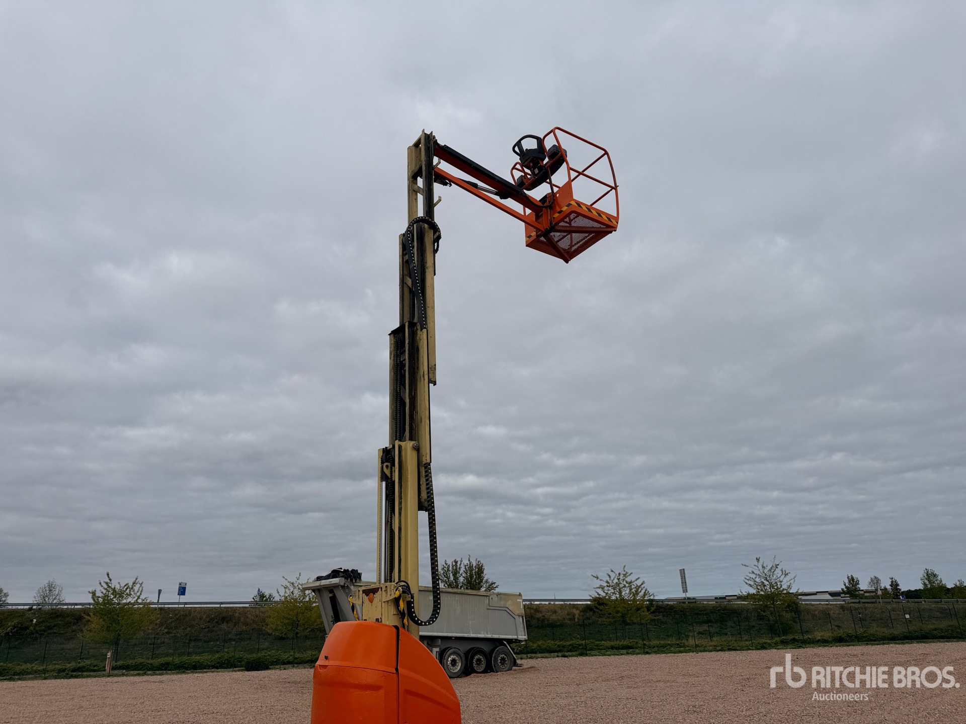 2012 JLG TOUCAN 10E