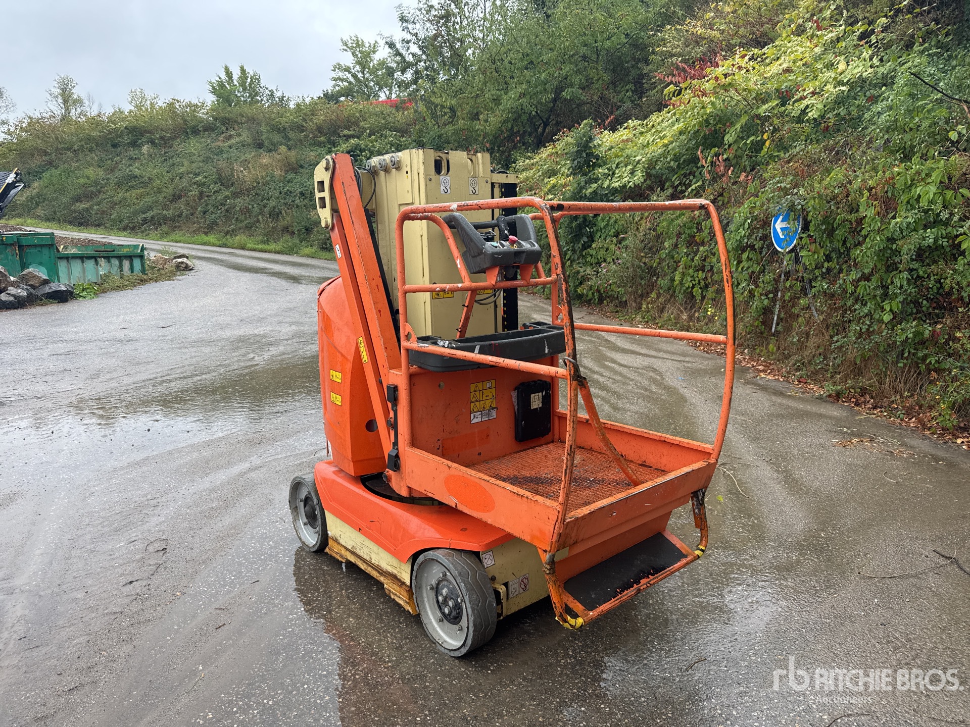 2012 JLG TOUCAN 8E