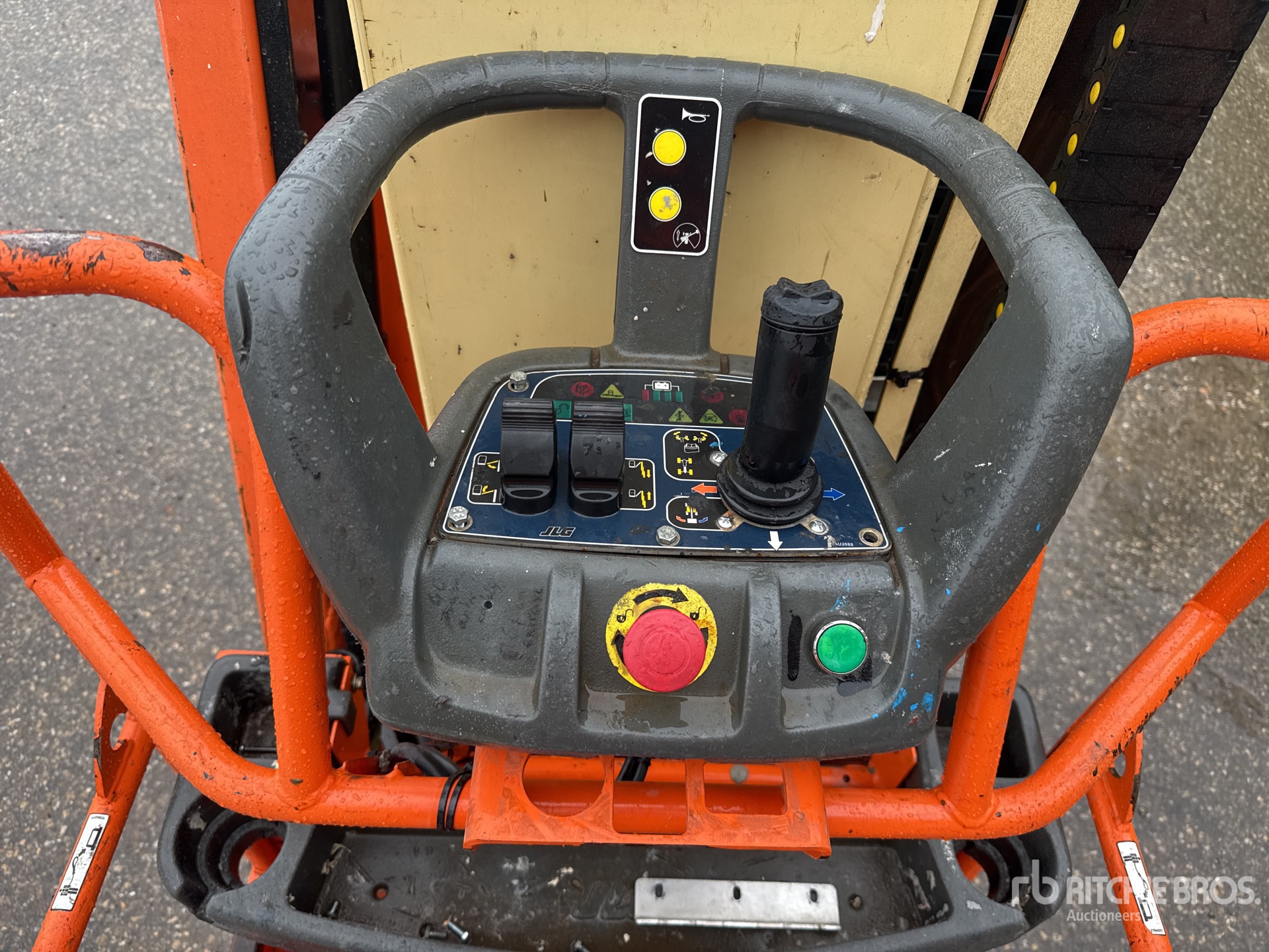 2014 JLG TOUCAN 8E