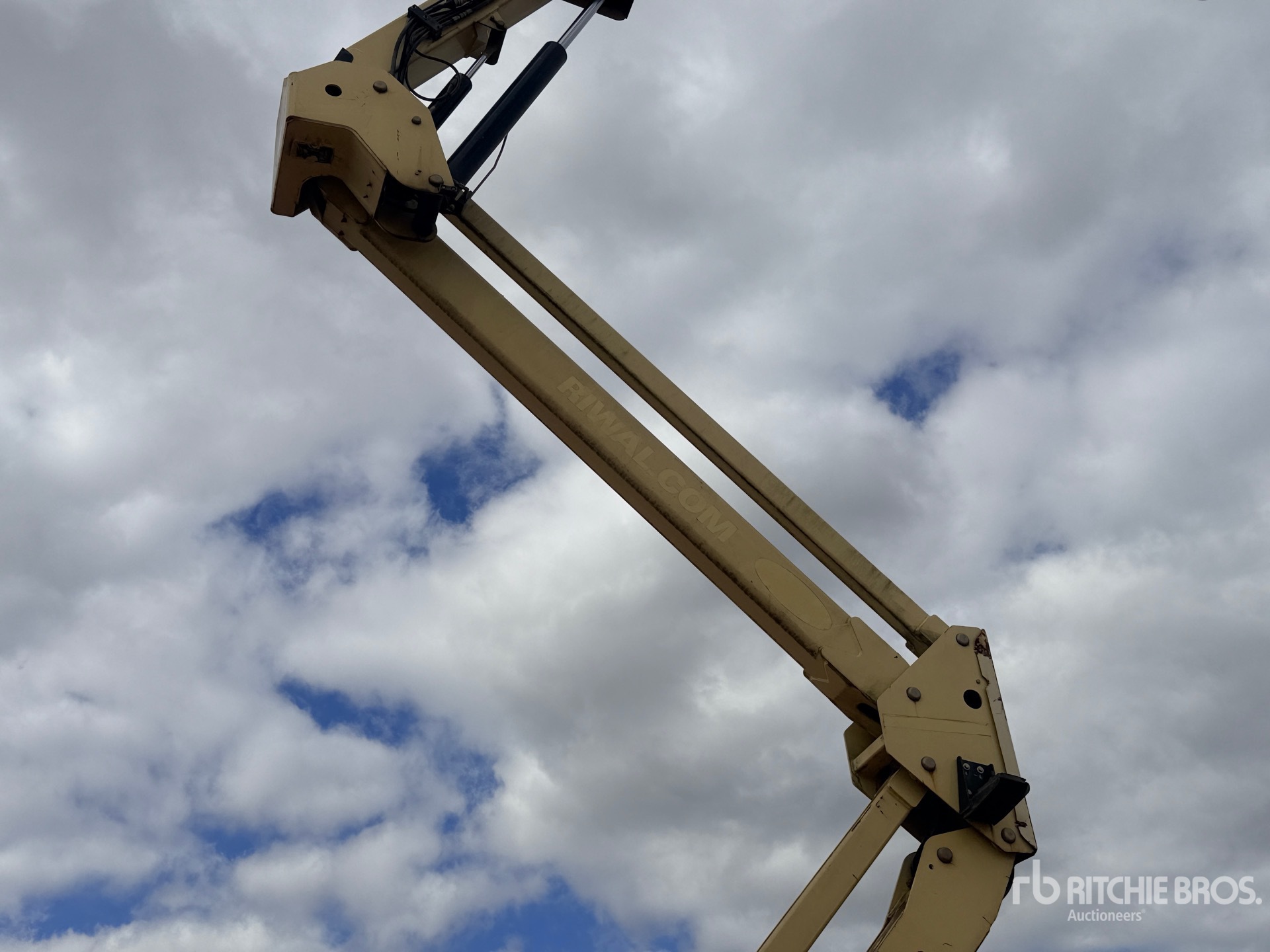 2015 JLG 450AJ
