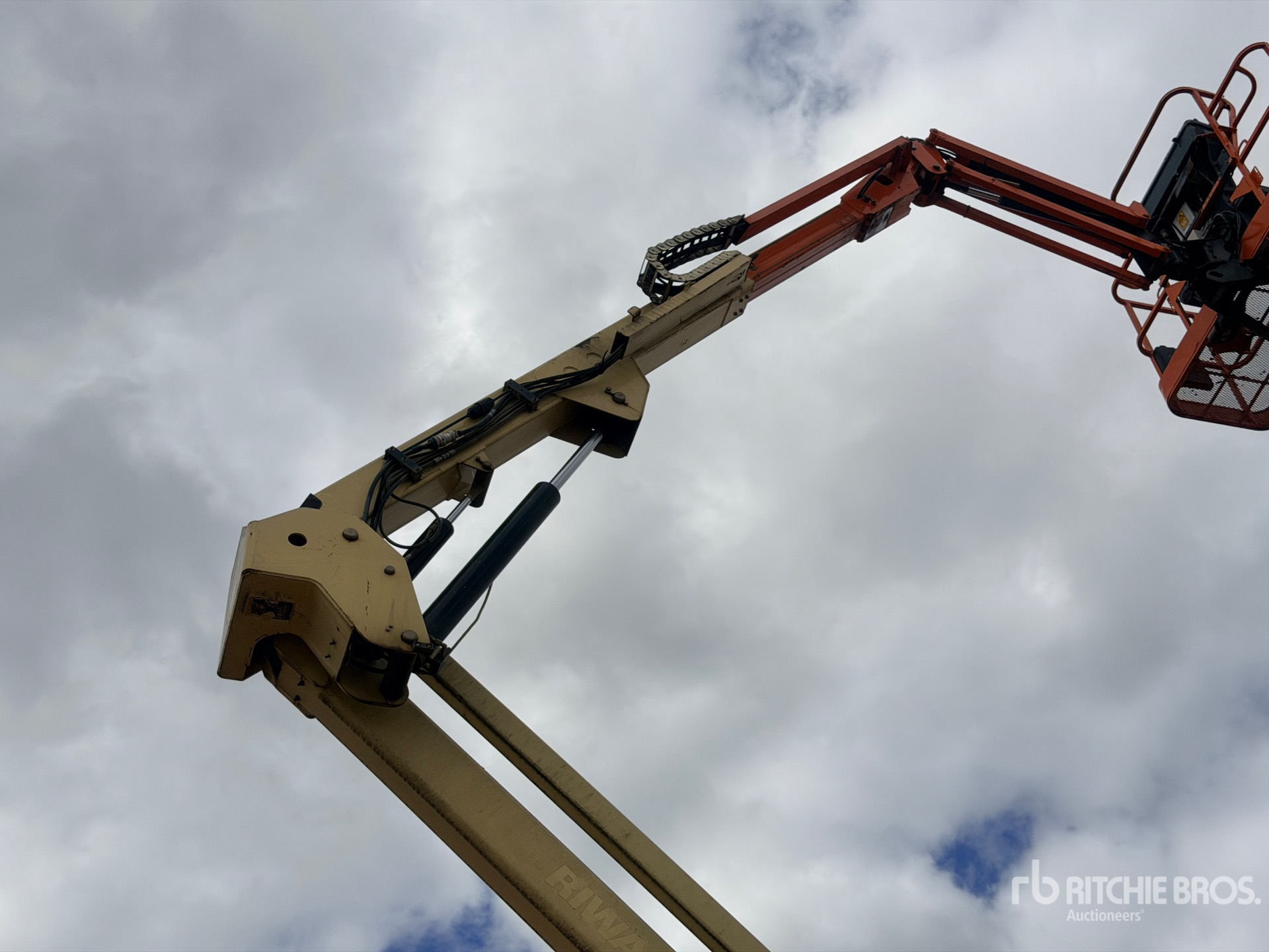 2015 JLG 450AJ