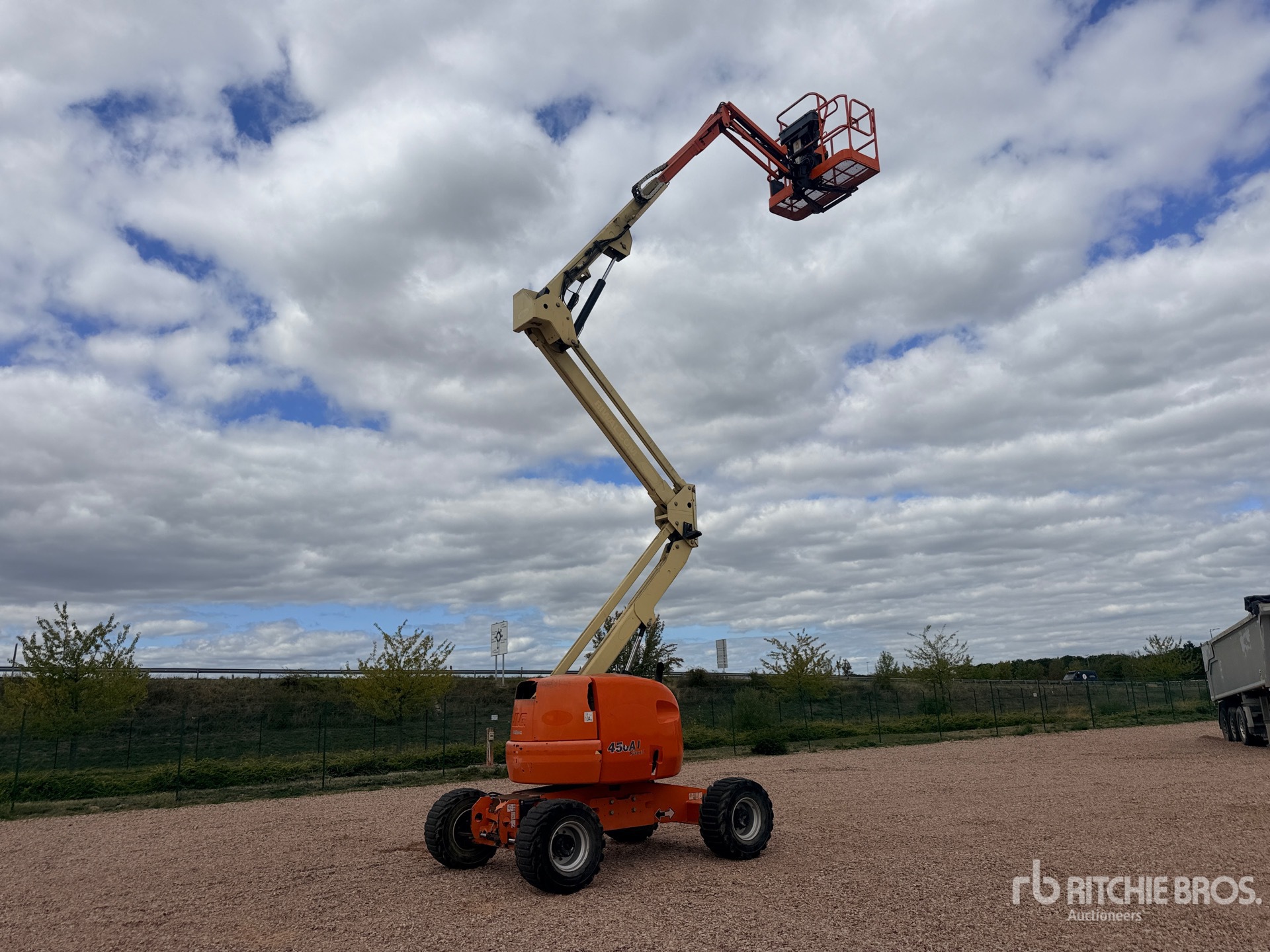 2015 JLG 450AJ