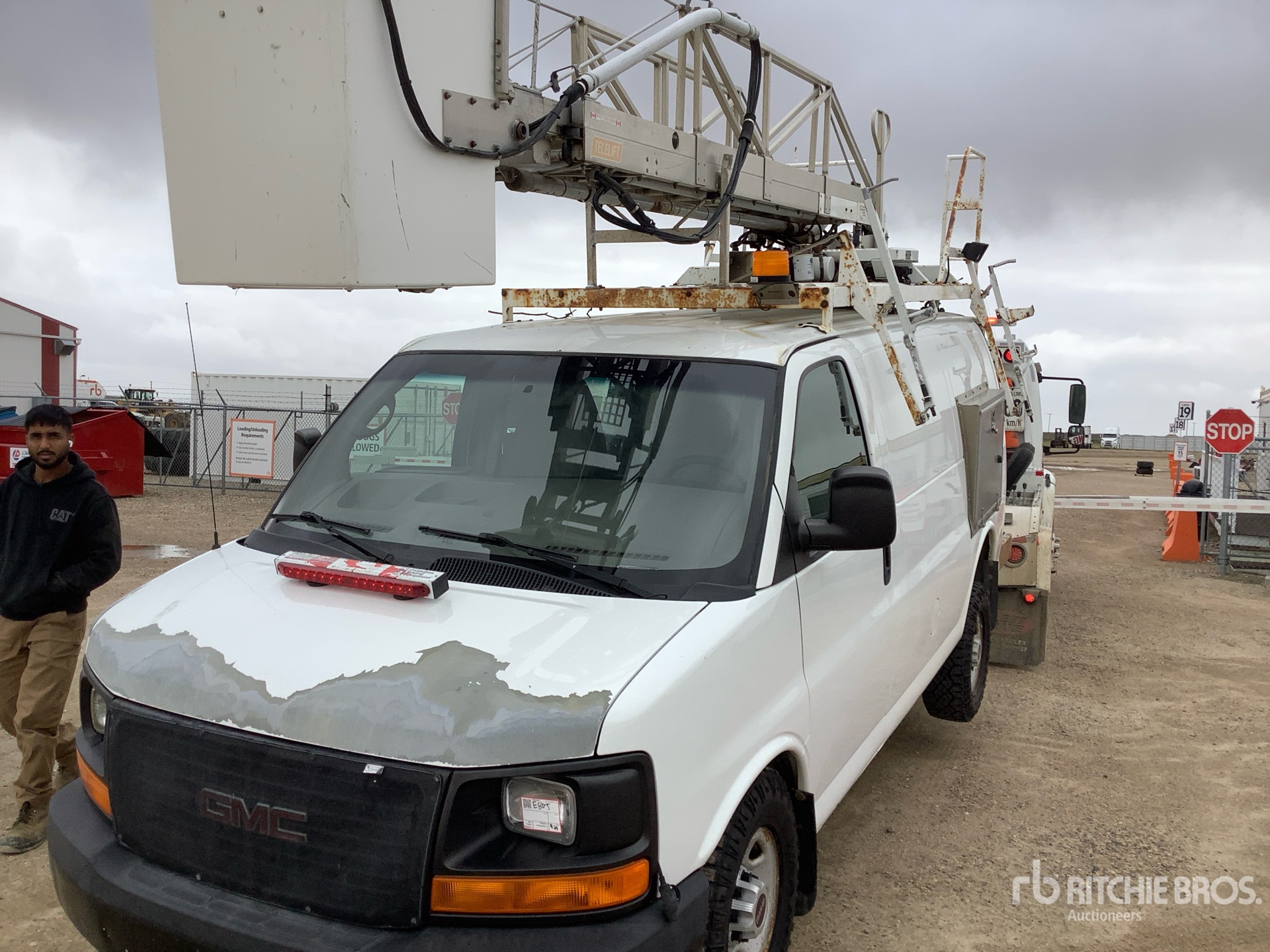 2011 GMC G3500