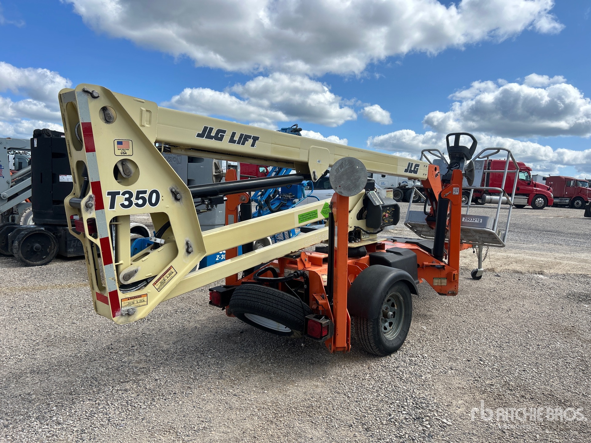 2020 JLG T350