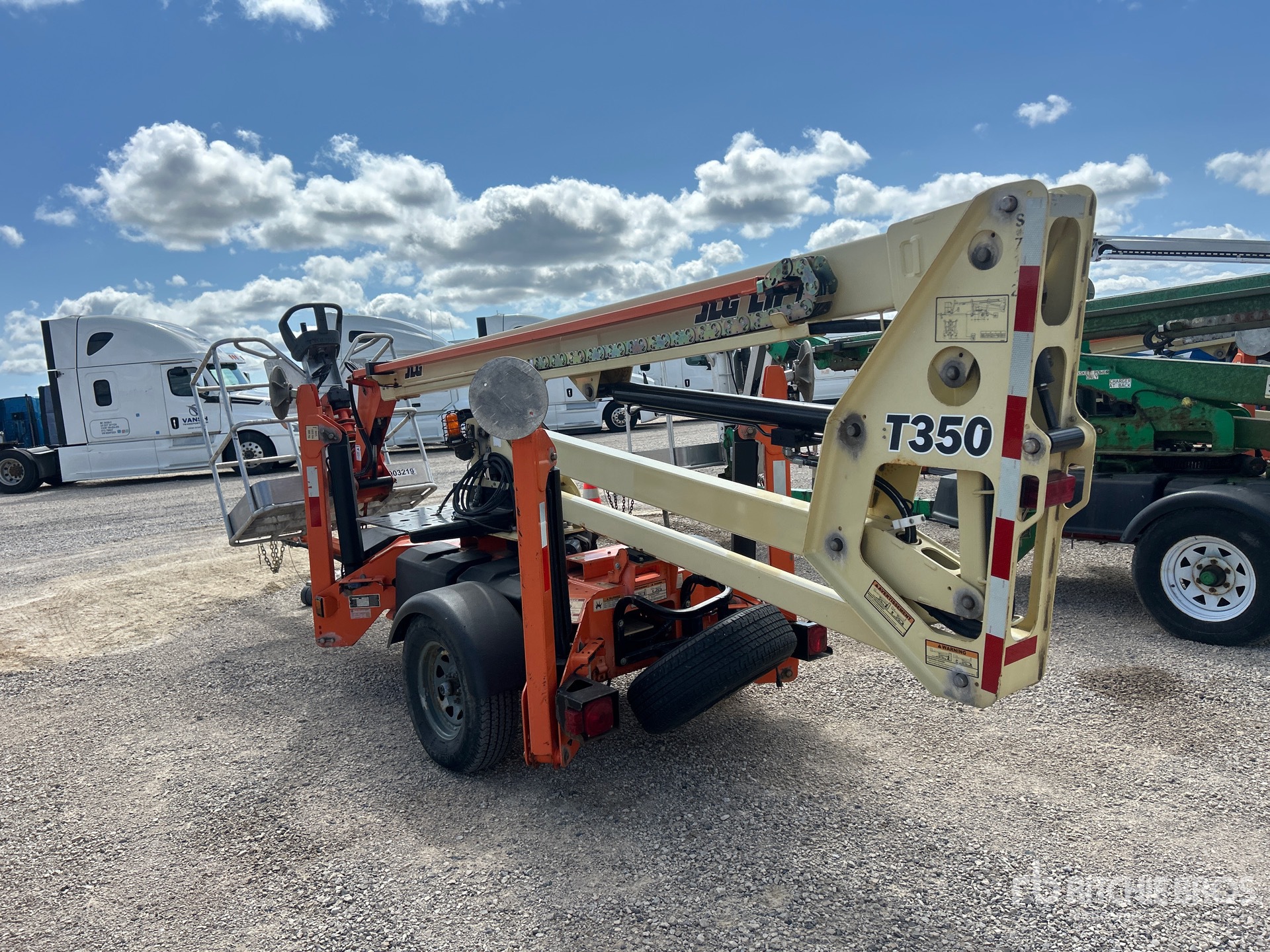 2020 JLG T350