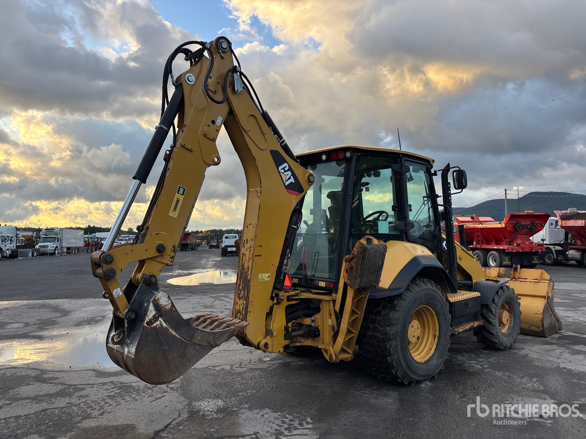 2018 Caterpillar 430F2
