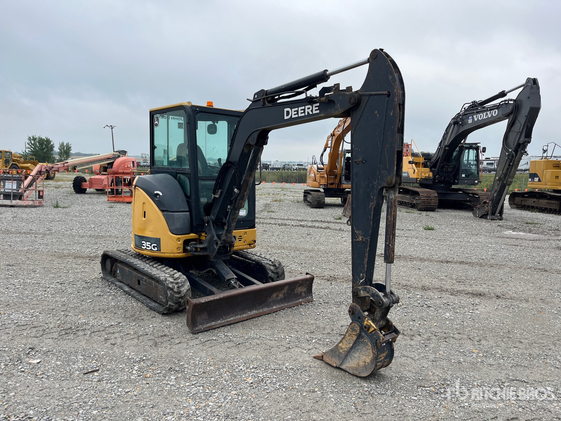 2017 John Deere 35G