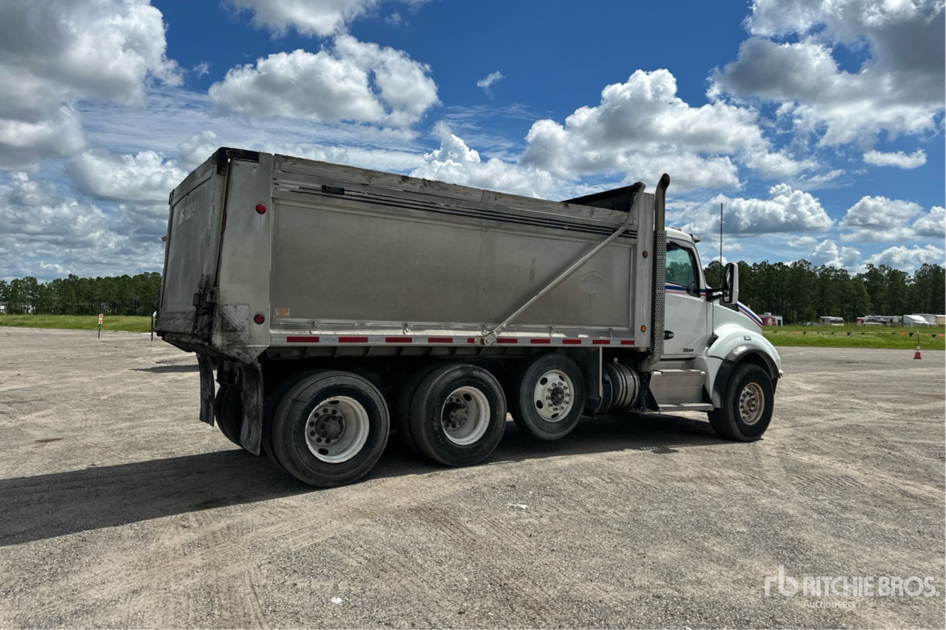 2016 Kenworth T880