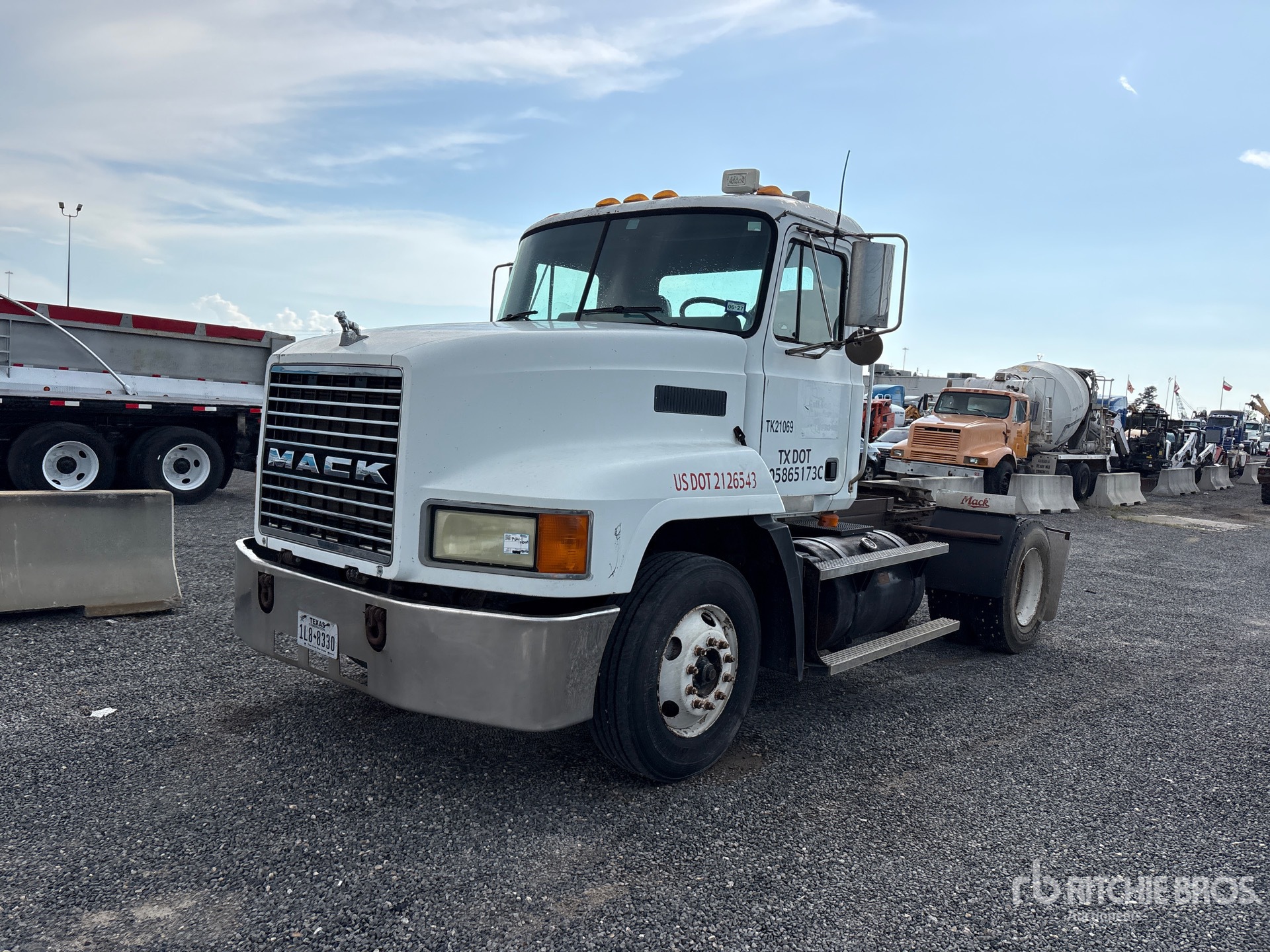 2000 Mack CH612