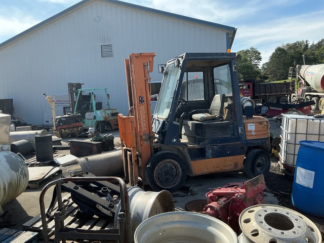 Toyota 02-5FG30 5800 lb Forklift