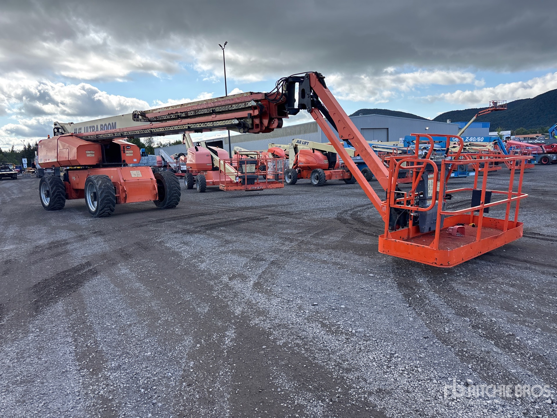 2014 JLG 1350SJP