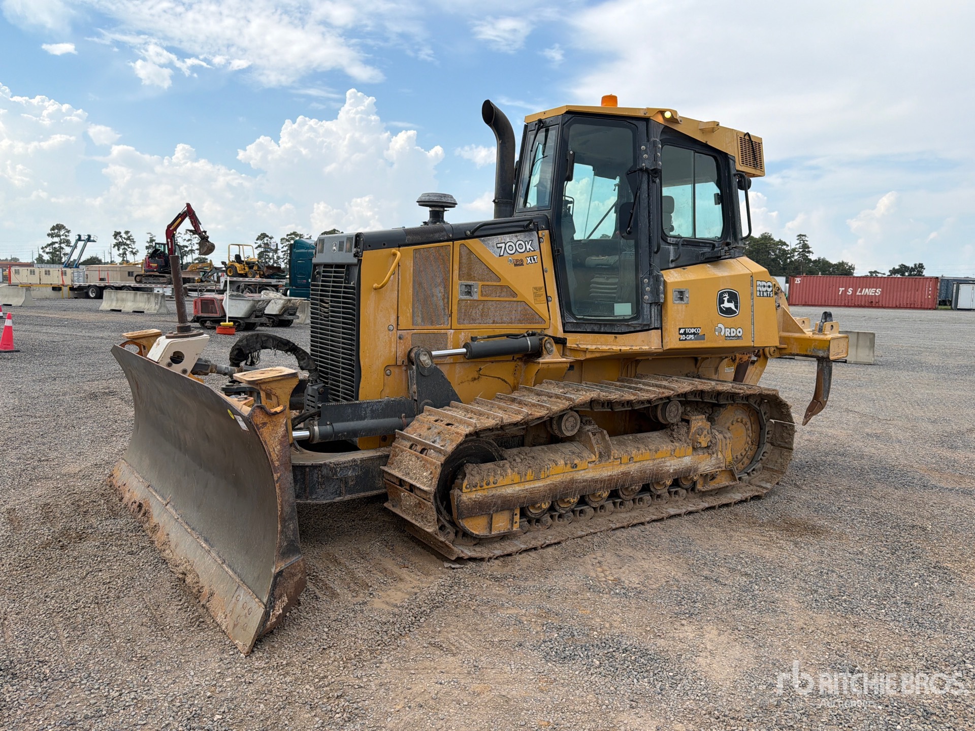 Photo of John Deere 700K XLT