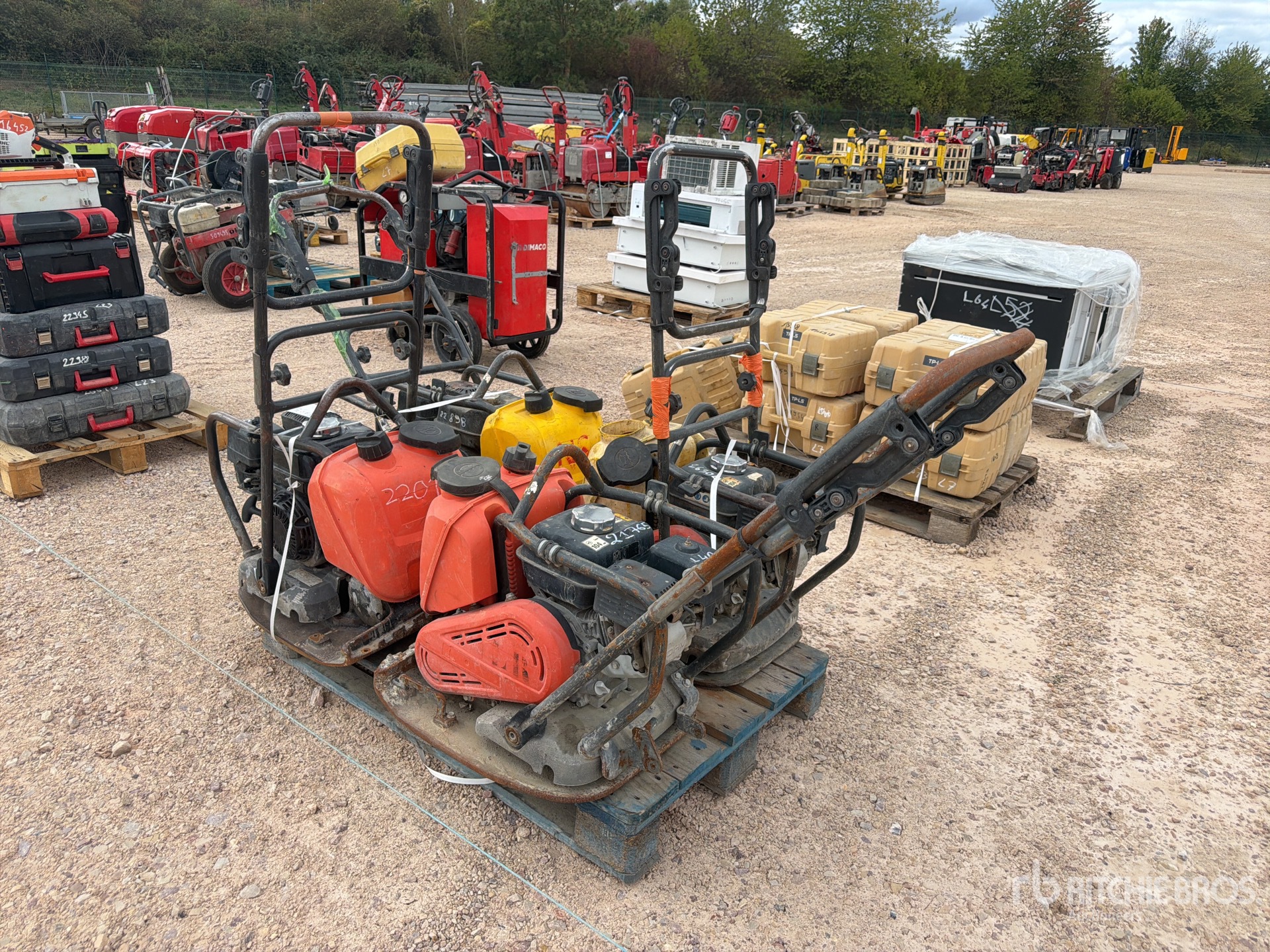 Husqvarna QTE DE PLAQUES VIBRANTES QTY OF