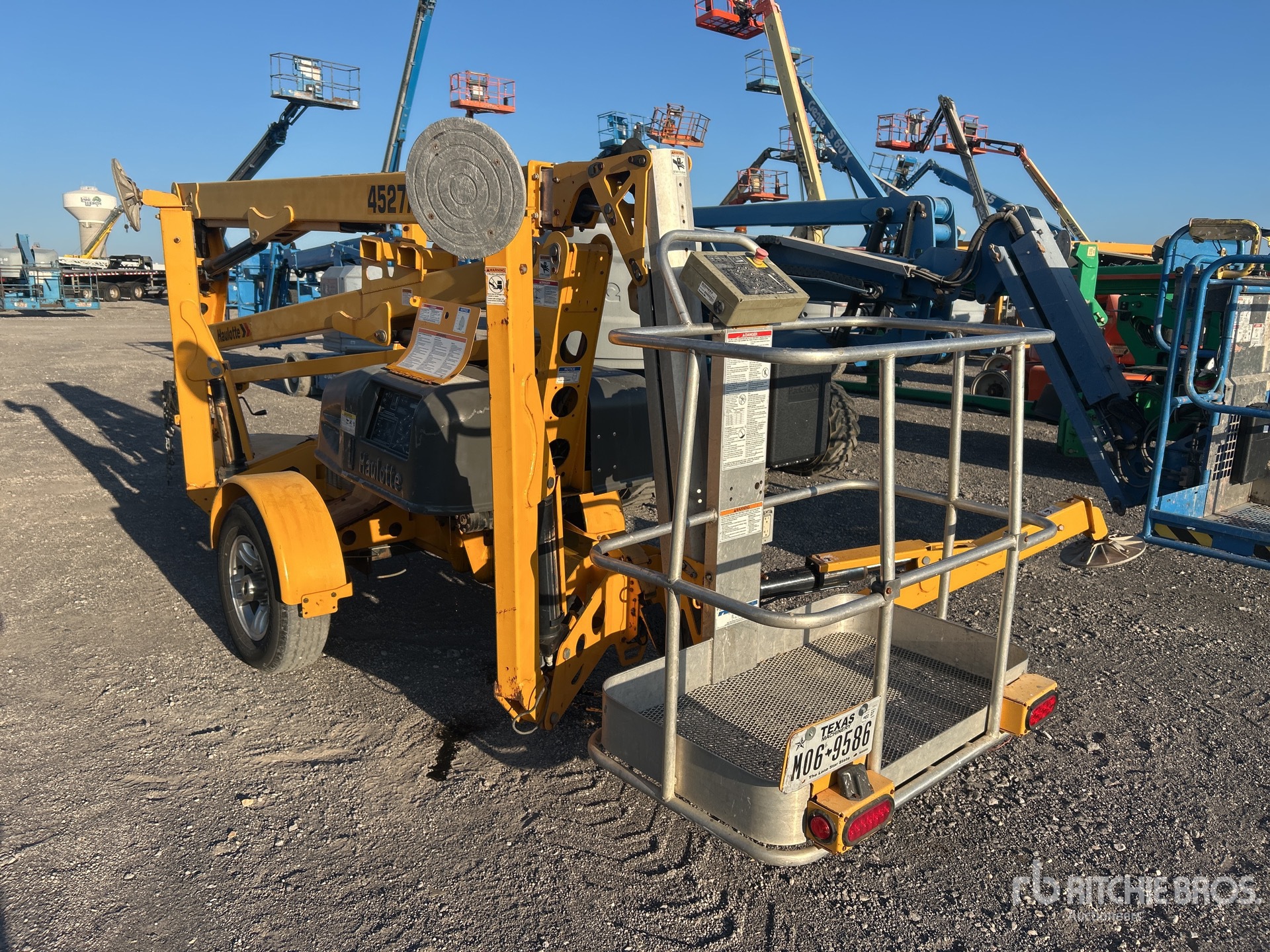 2016 Haulotte 4527A
