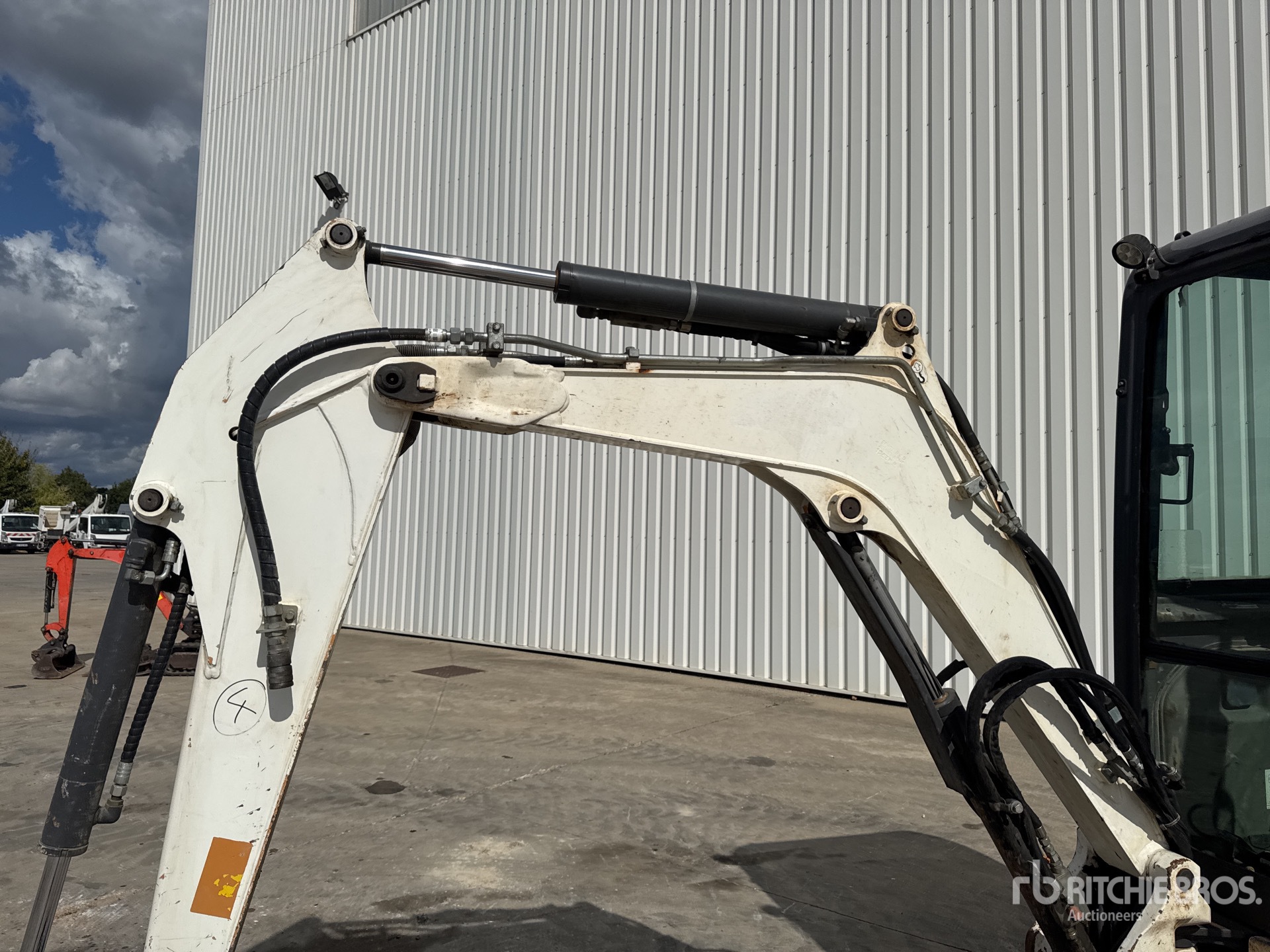 2016 Case CX26B