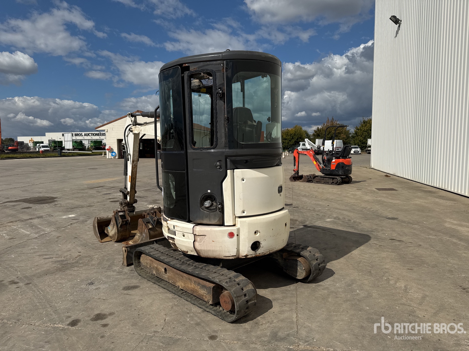 2016 Case CX26B