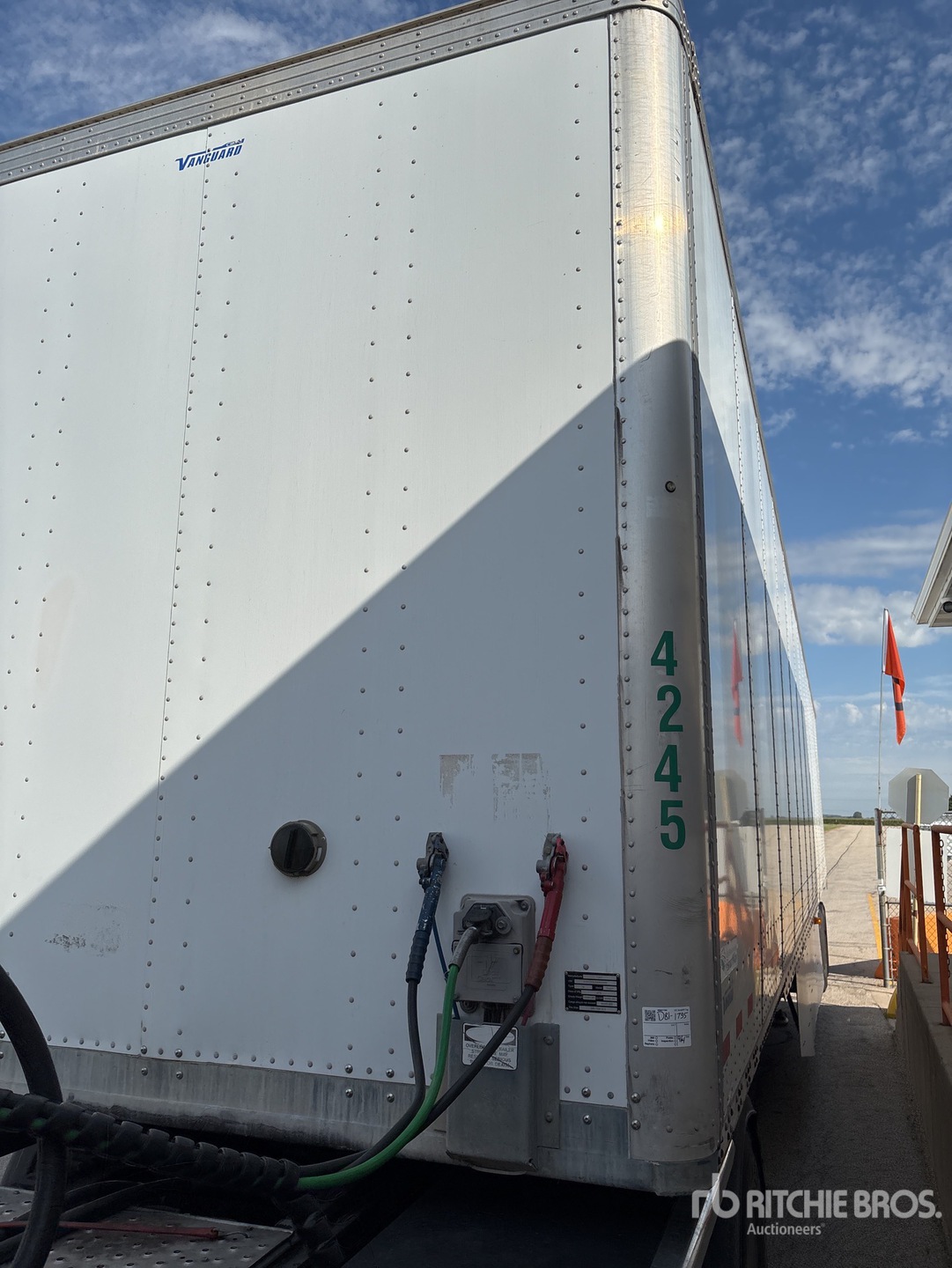 2016 Vanguard 53 FT X 102 IN T/A