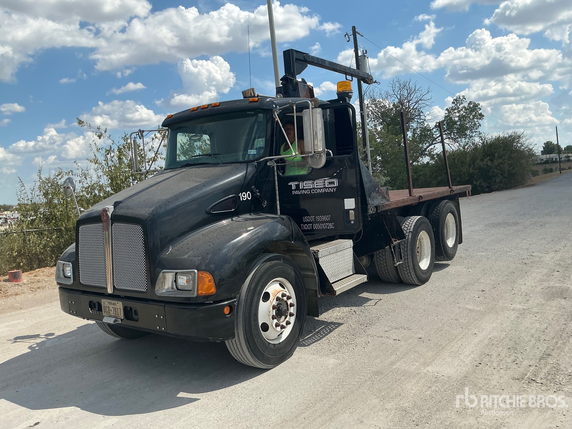 2008 Kenworth T-300