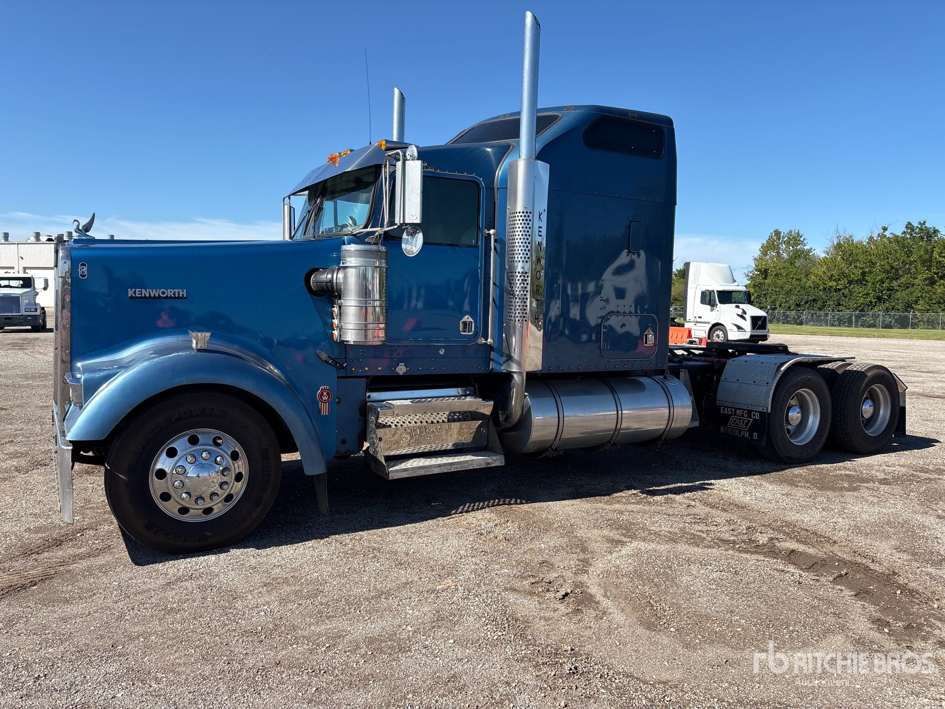 Photo of 2005 Kenworth W900