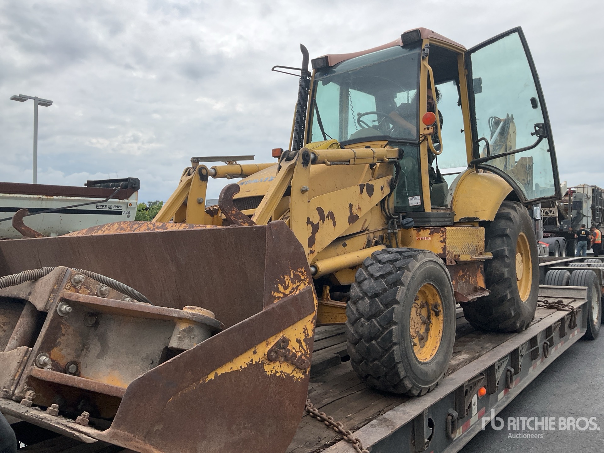 2003 Komatsu WB140-2