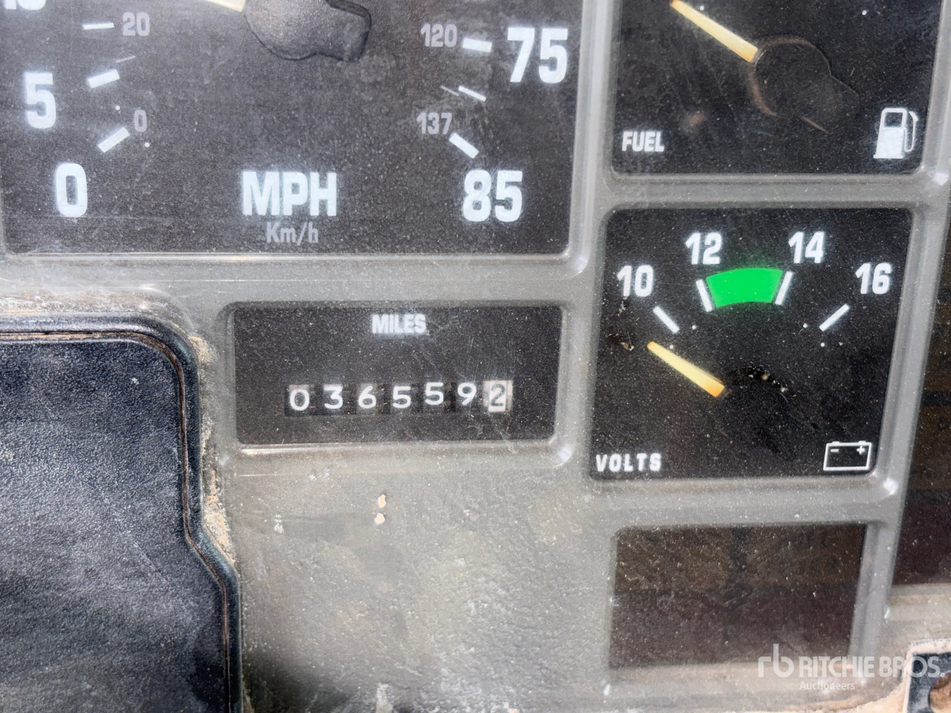 1996 International 8100
