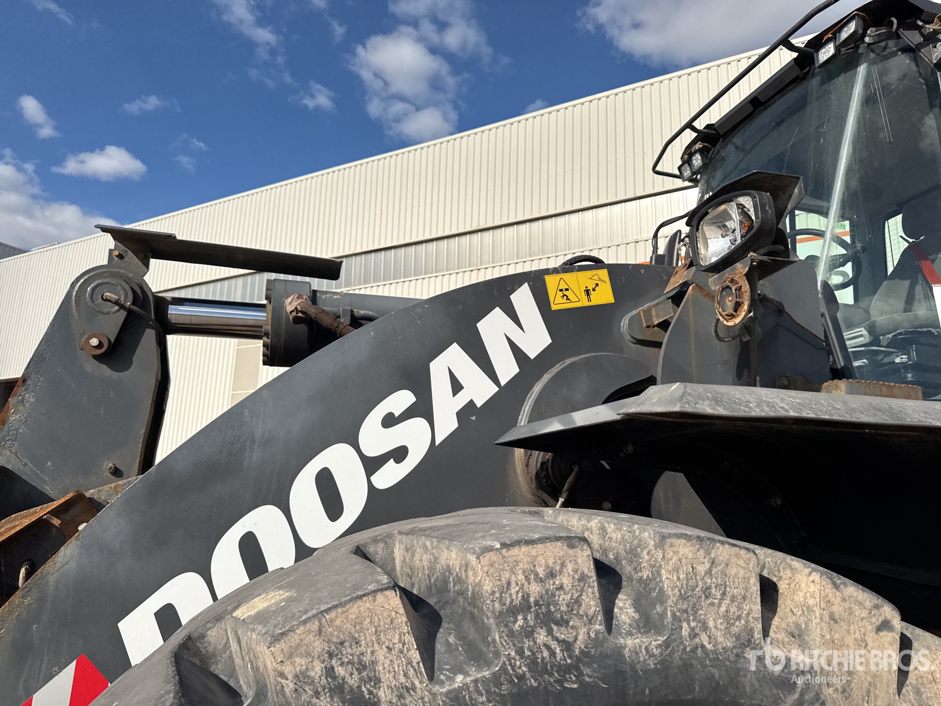 2022 Doosan DL550