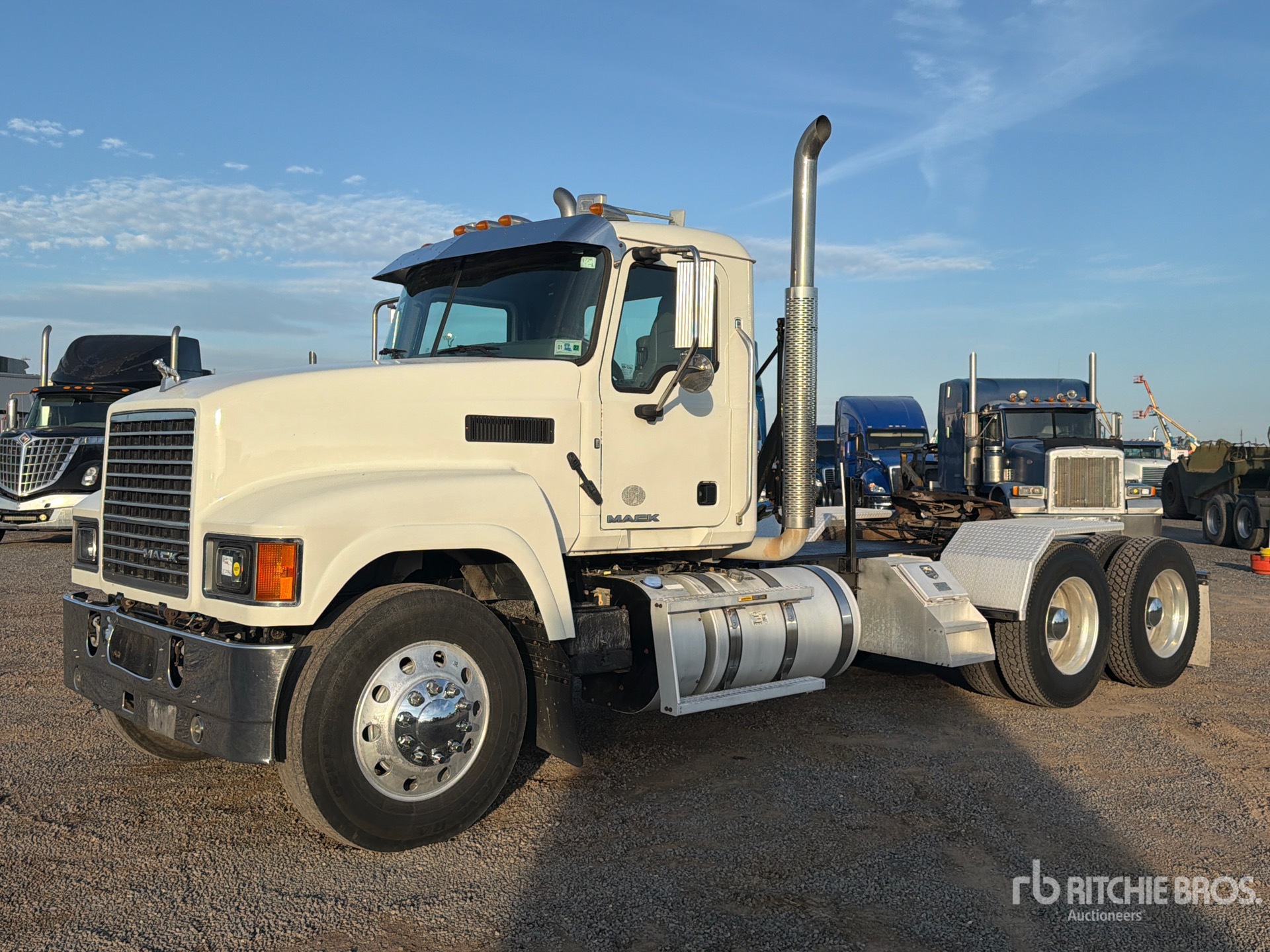 2016 Mack CHU613