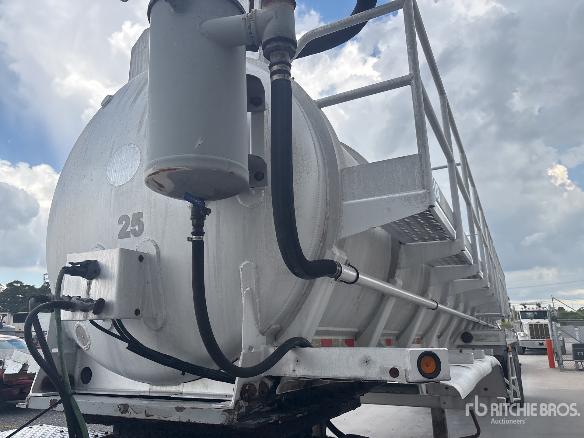2010 Dragon 150 bbl T/A