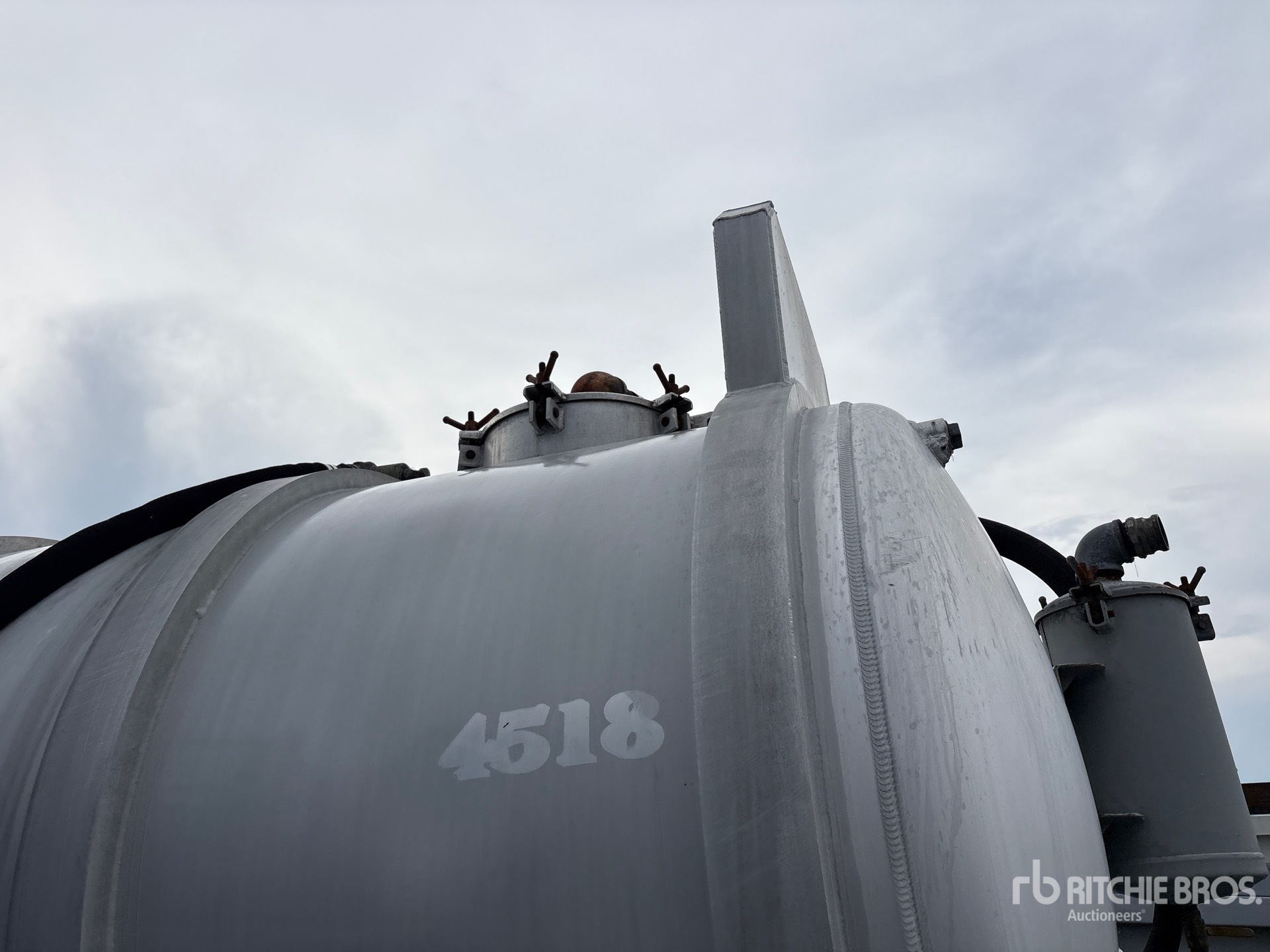 2009 Dragon 150 bbl T/A