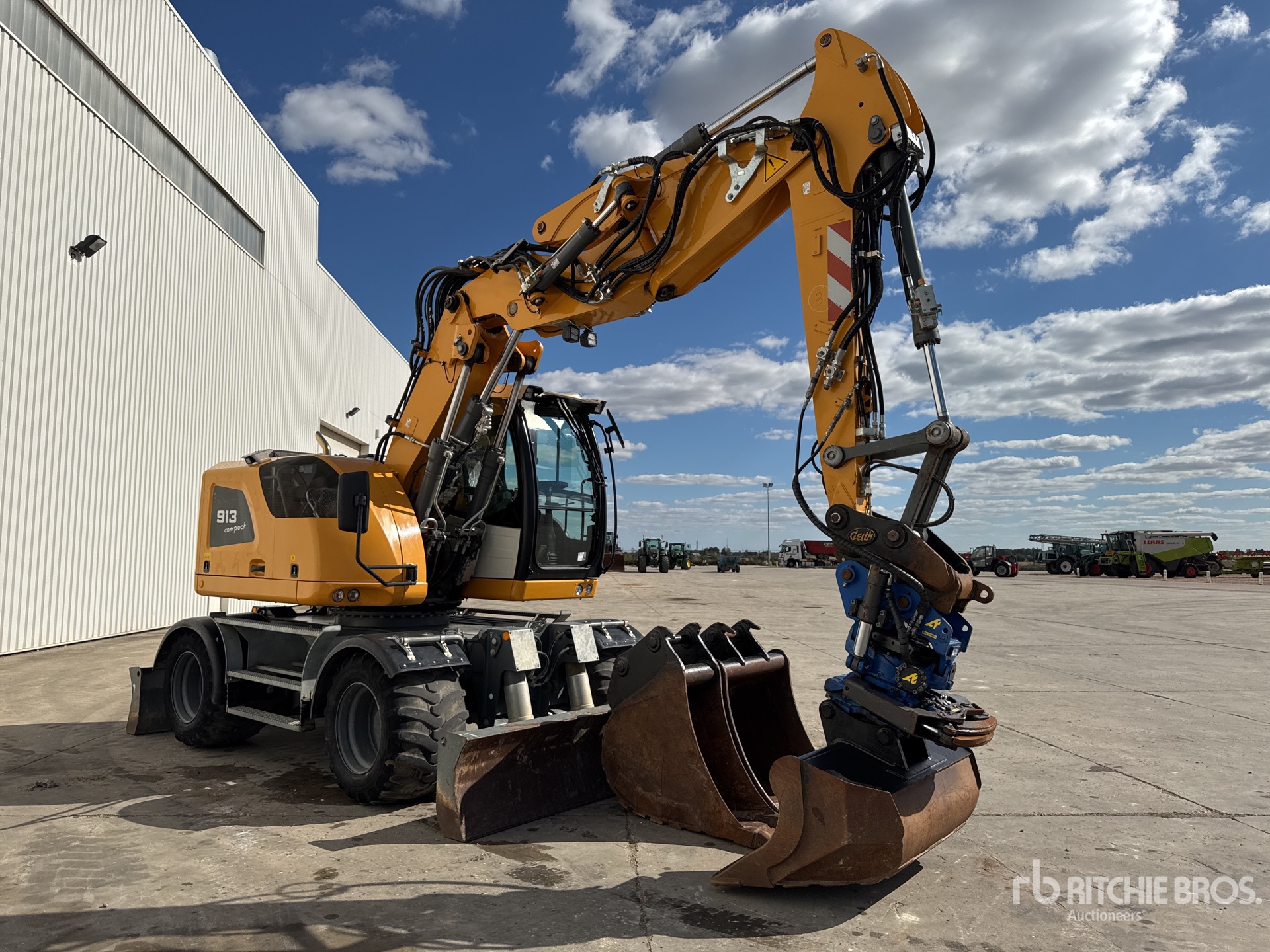 2021 Liebherr A913 CL