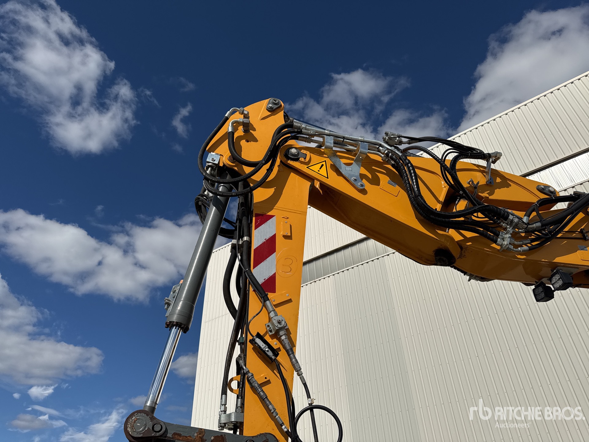 2021 Liebherr A913 CL