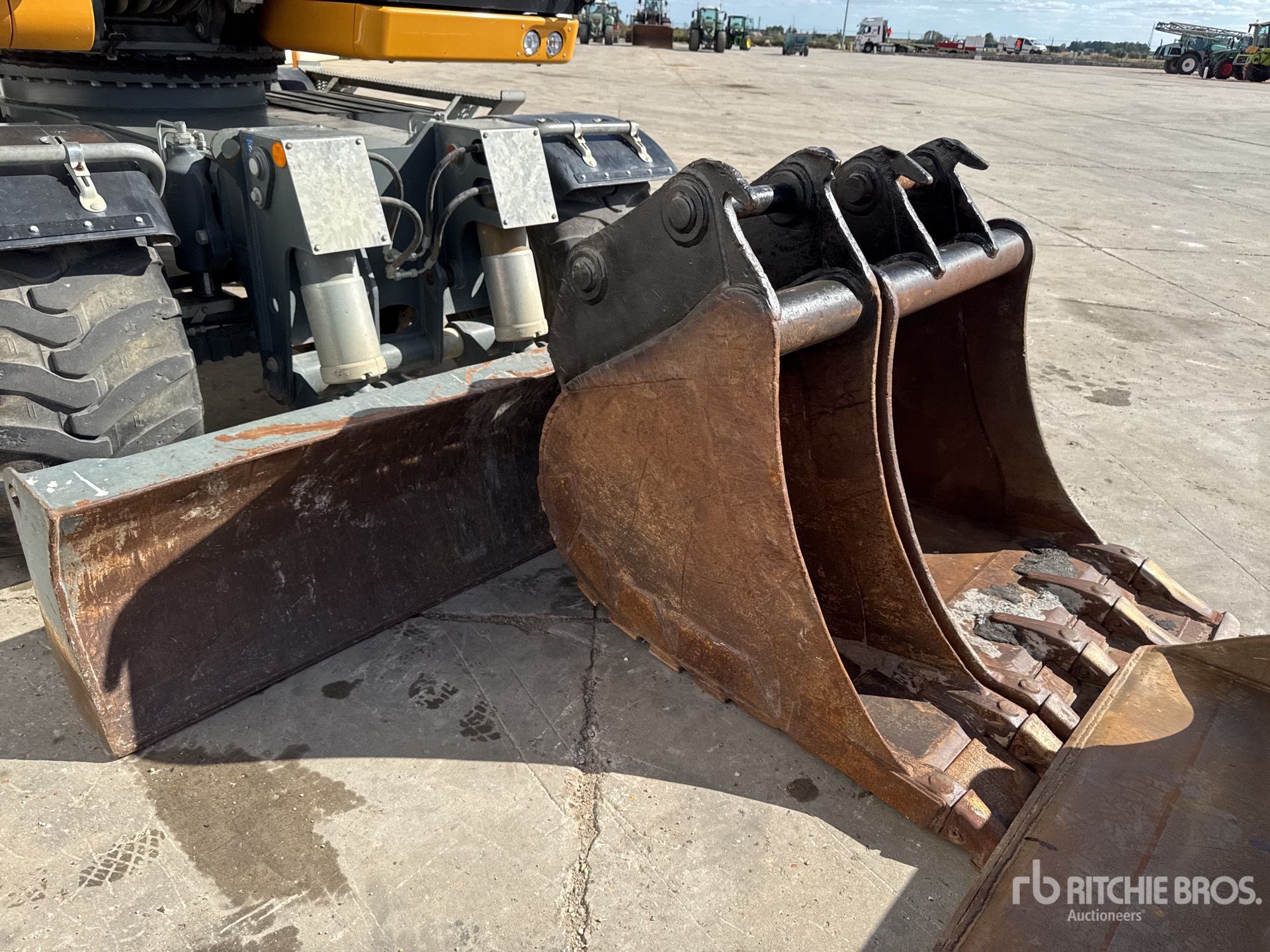 2021 Liebherr A913 CL
