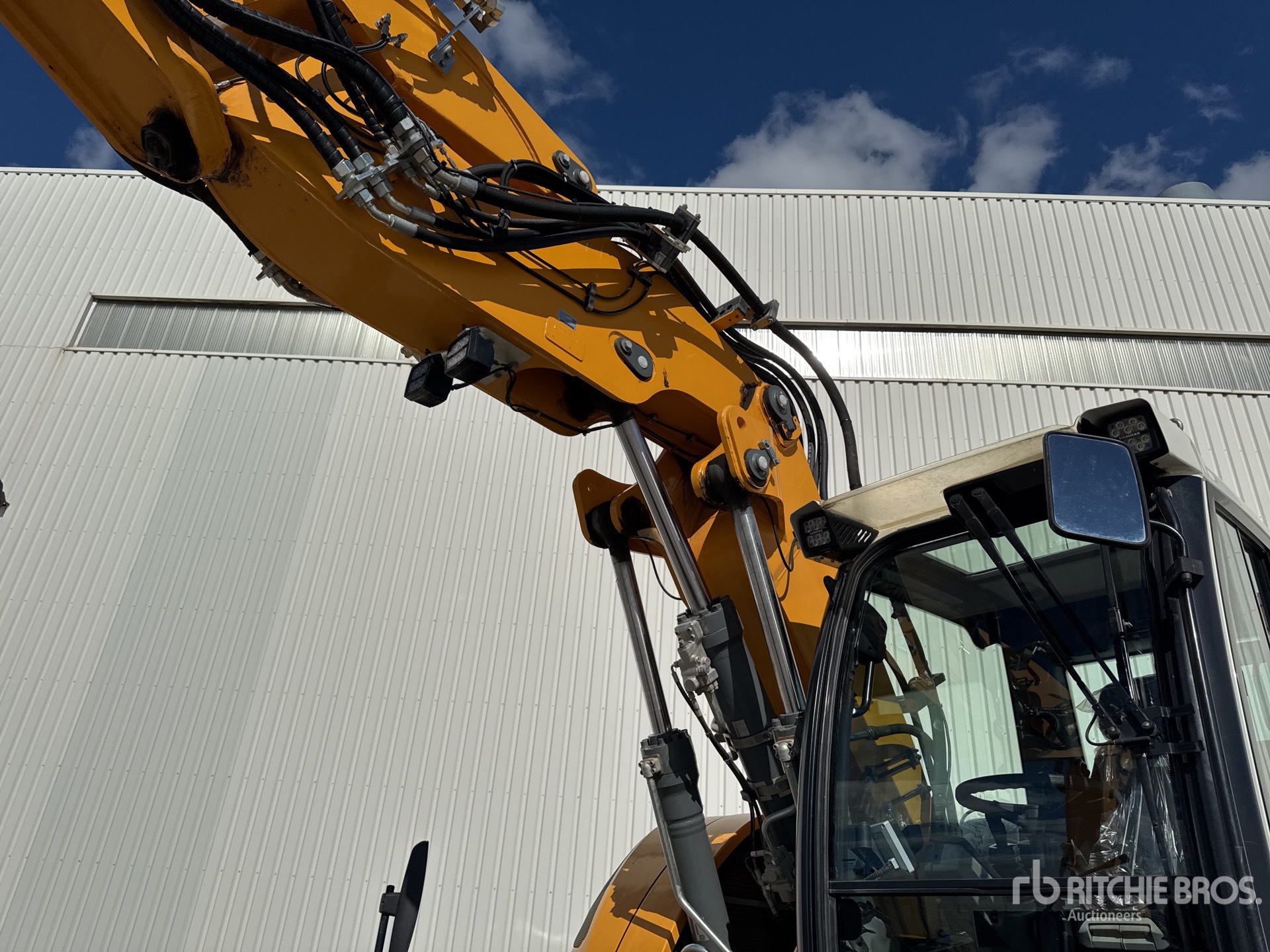 2021 Liebherr A913 CL