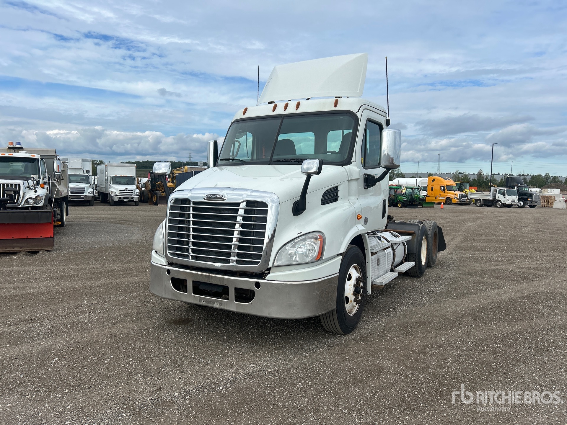 Photo of Freightliner CASCADIA 113