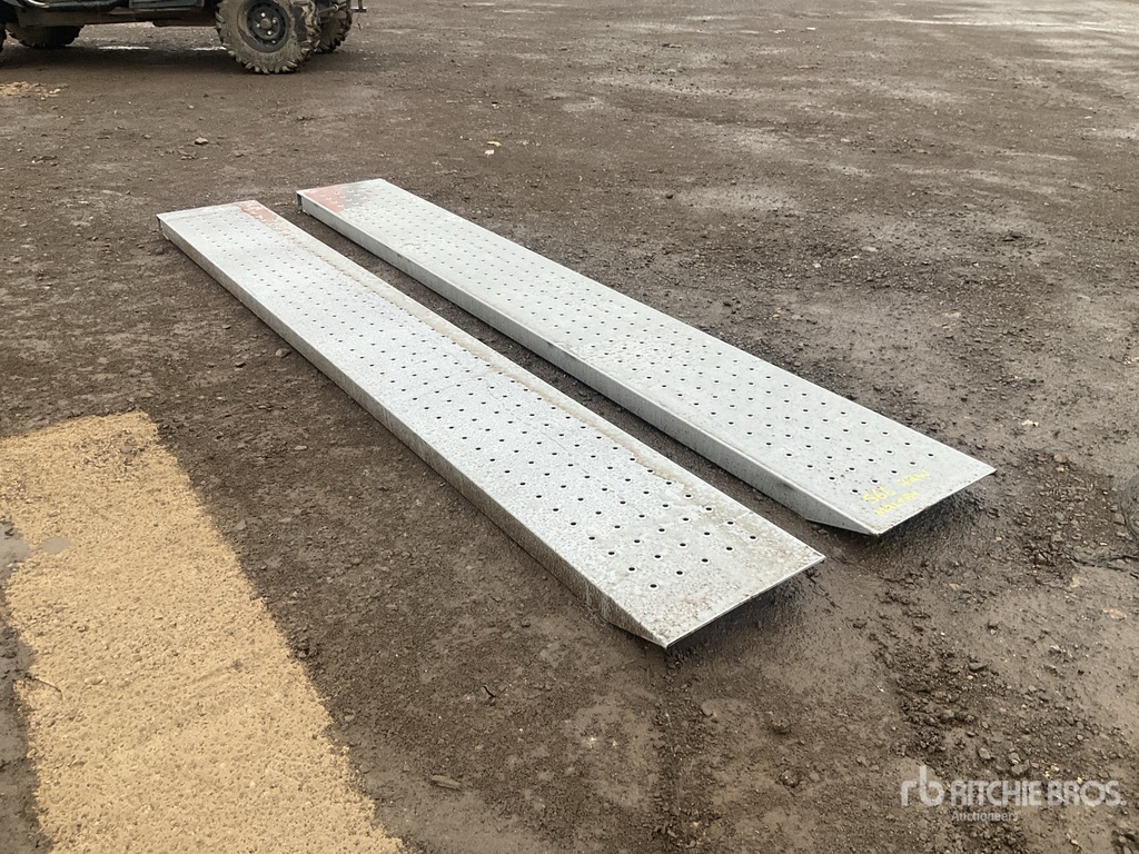 General Appearance with Bild, Ecke hinten links