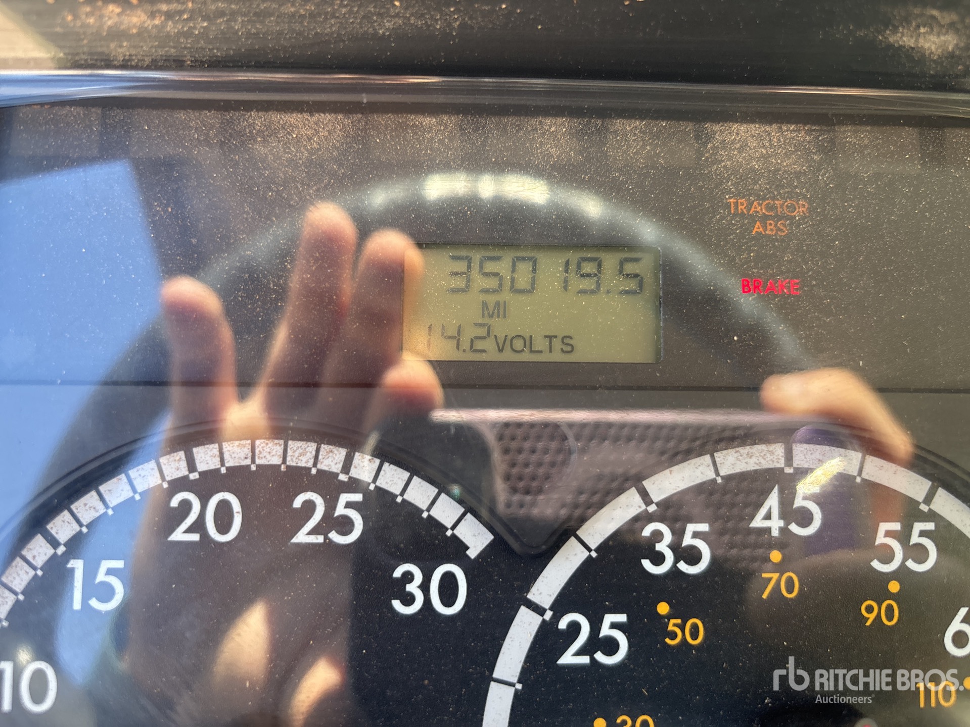 2005 Freightliner M2 106