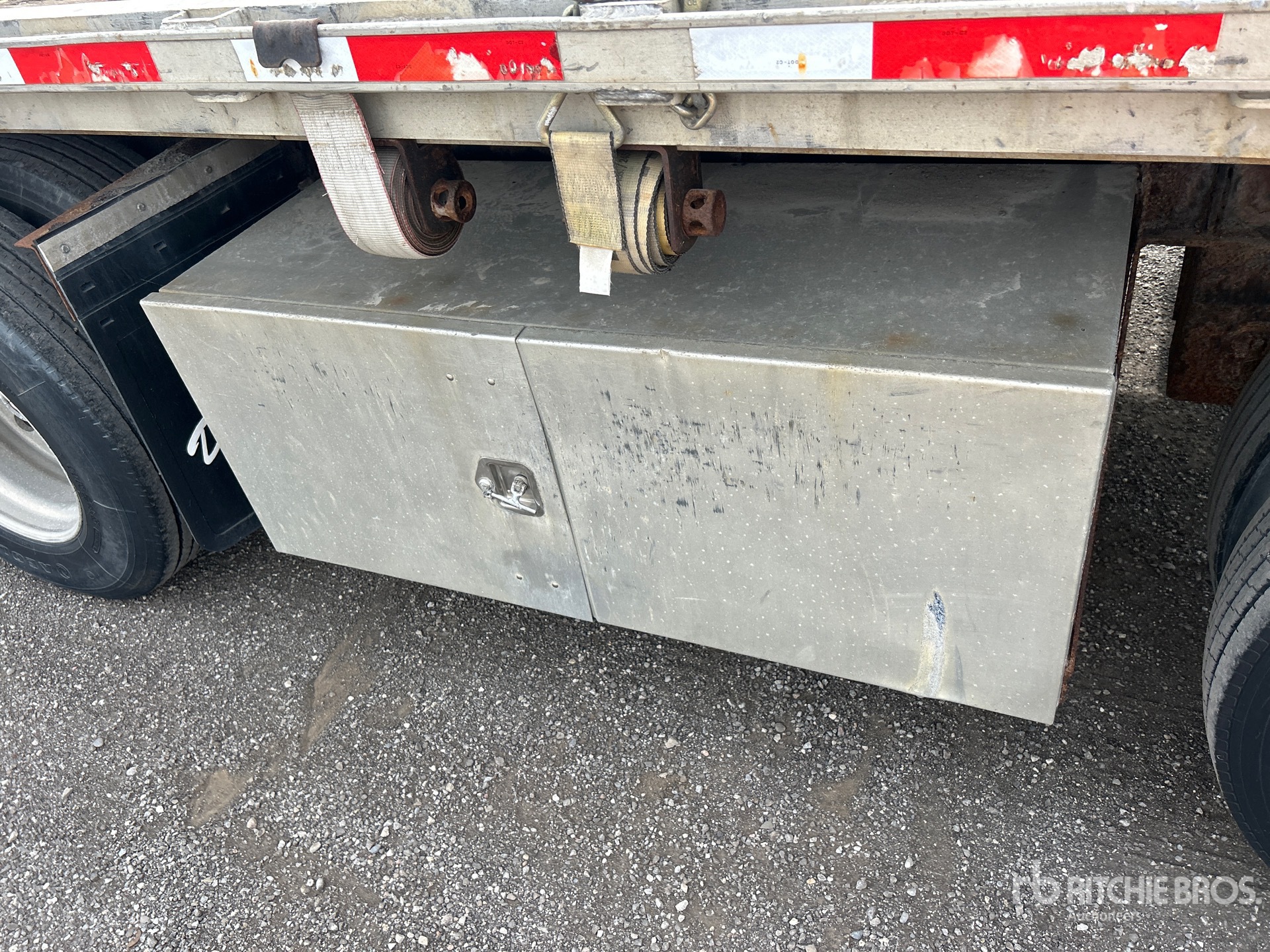 2003 Transcraft 48 ft T/A Spread Axle