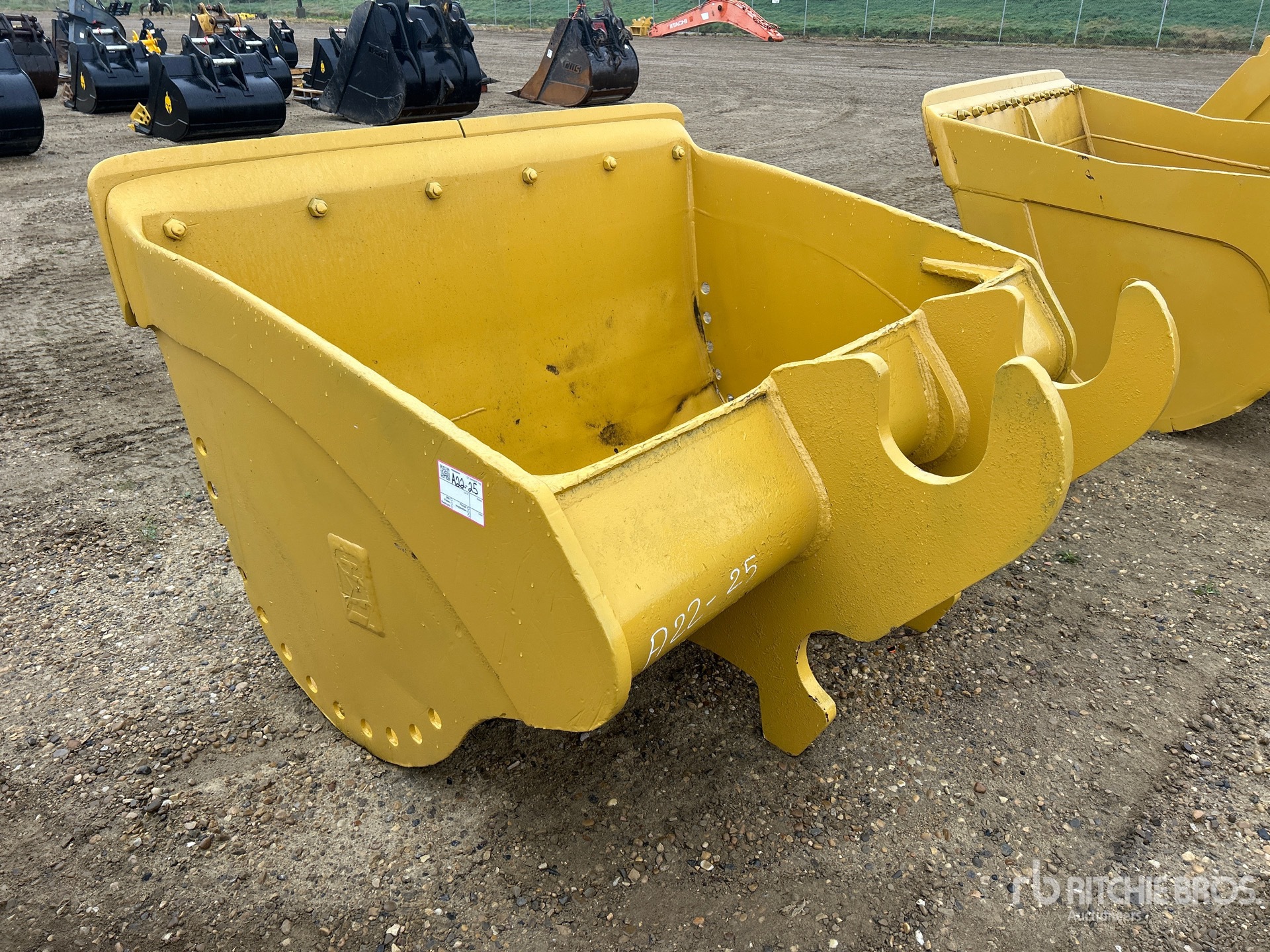 Caterpillar 72 in Q/C Cleanup - Fits 300 Series