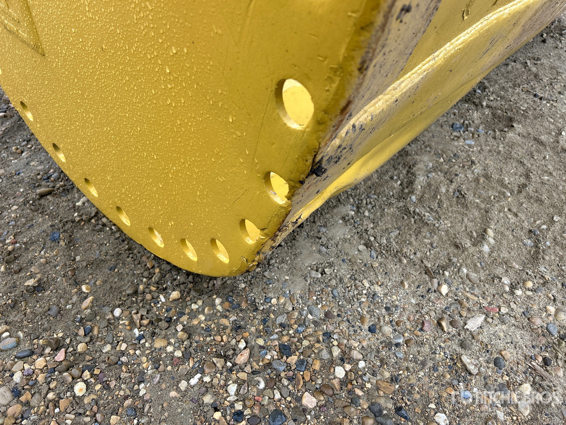 Caterpillar 72 in Q/C Cleanup - Fits 300 Series
