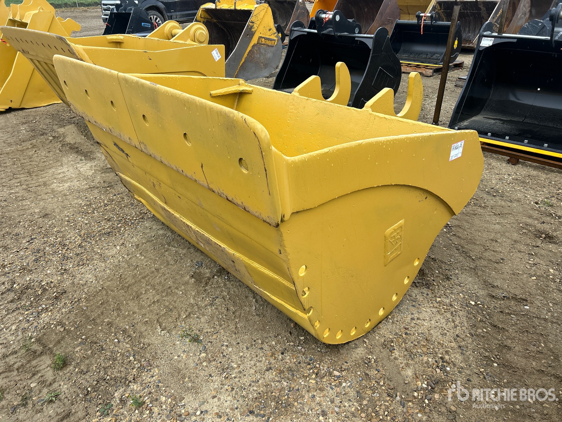  Caterpillar 72 in Q/C Cleanup - Fits 300 Series
