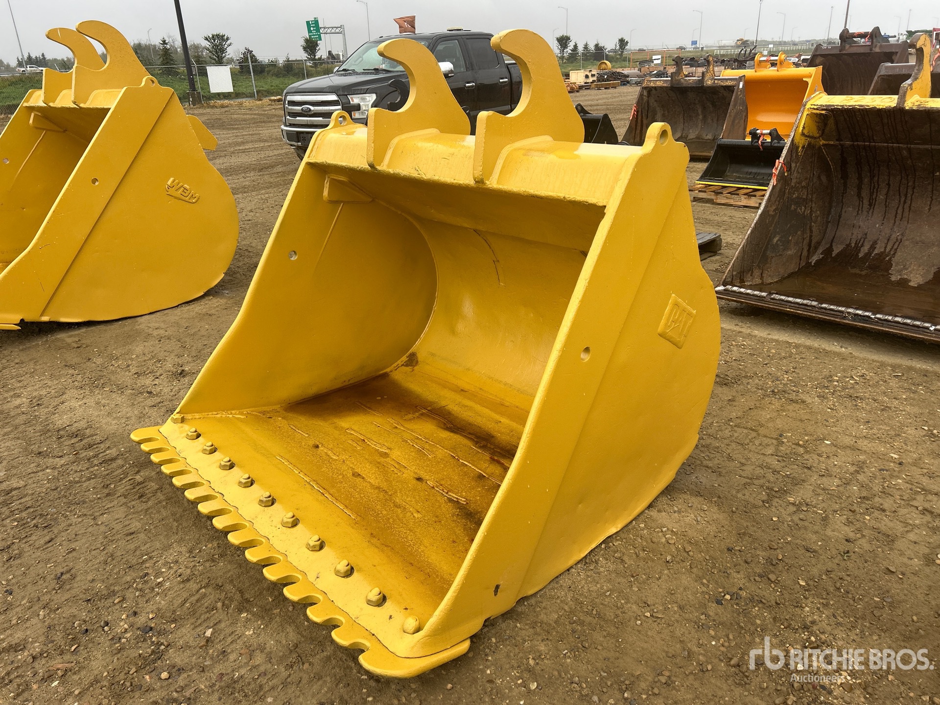  Caterpillar 65 in Q/C Cleanup - Fits Cat 329D