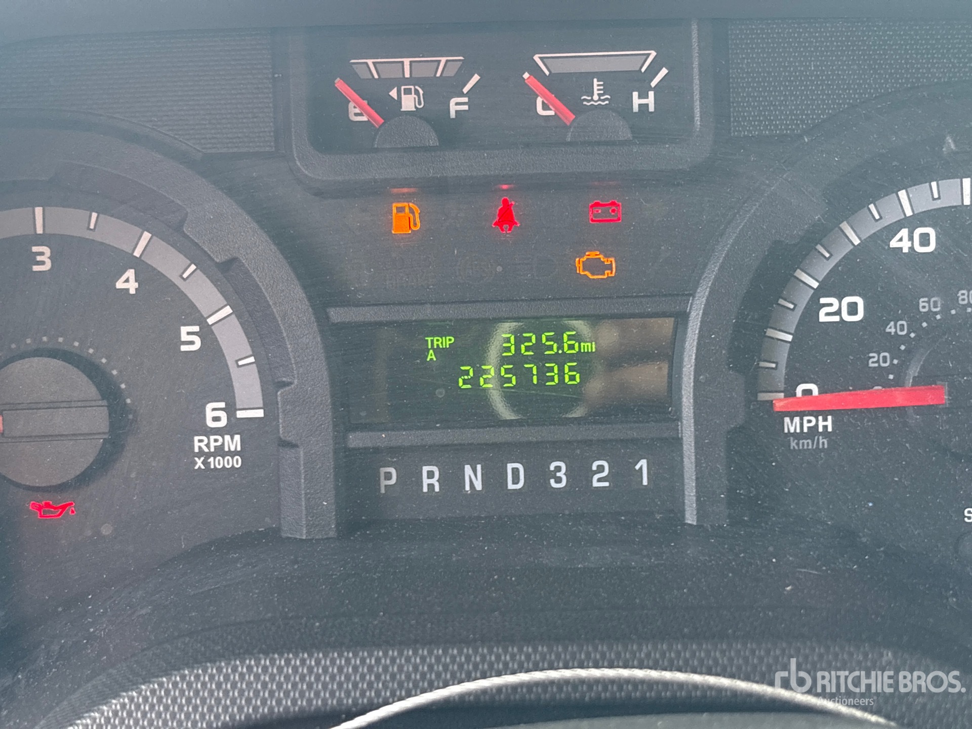 2015 Ford E-350 Starcraft